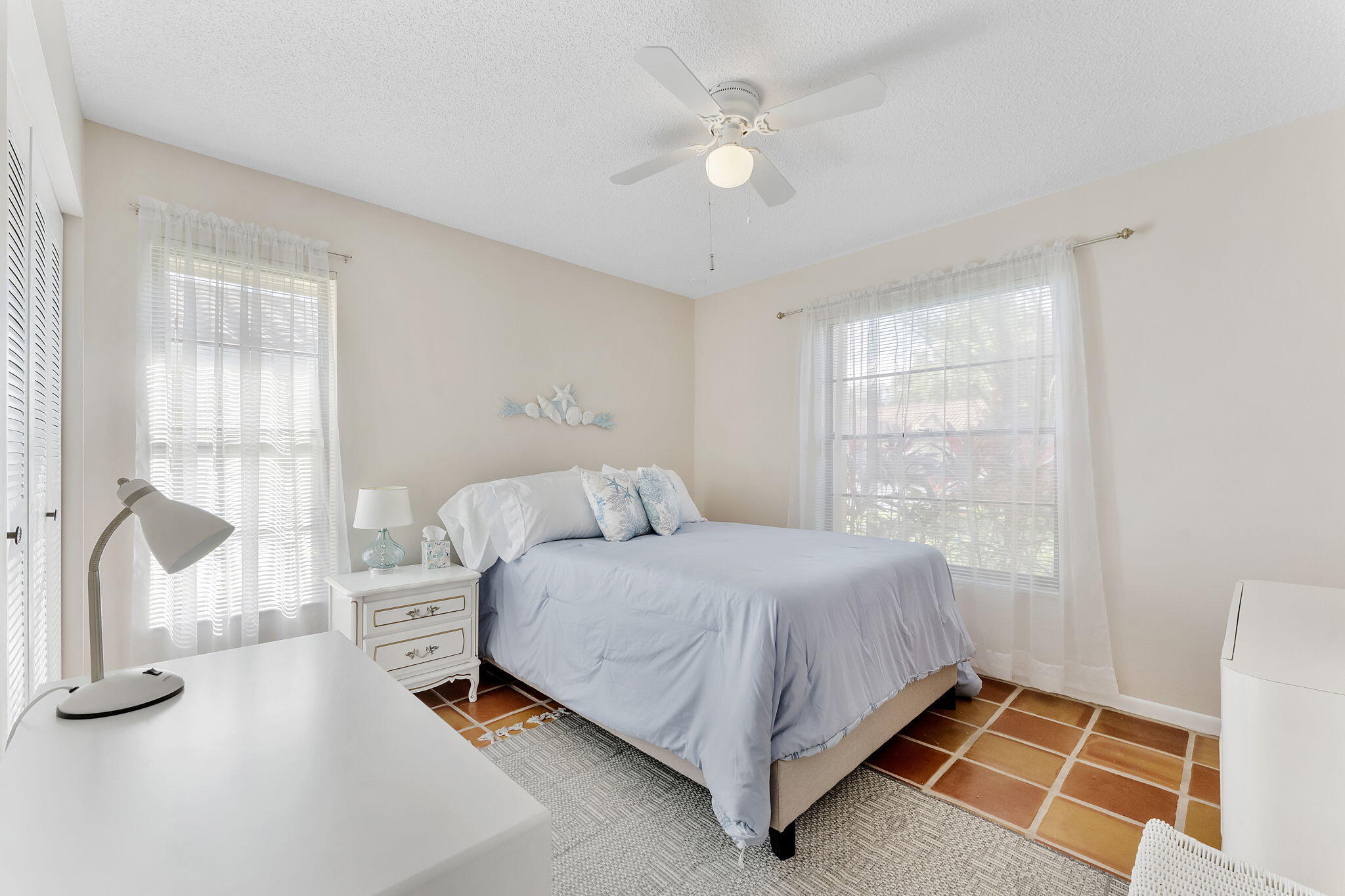 5861 Sunswept Lane B Property Photo 10