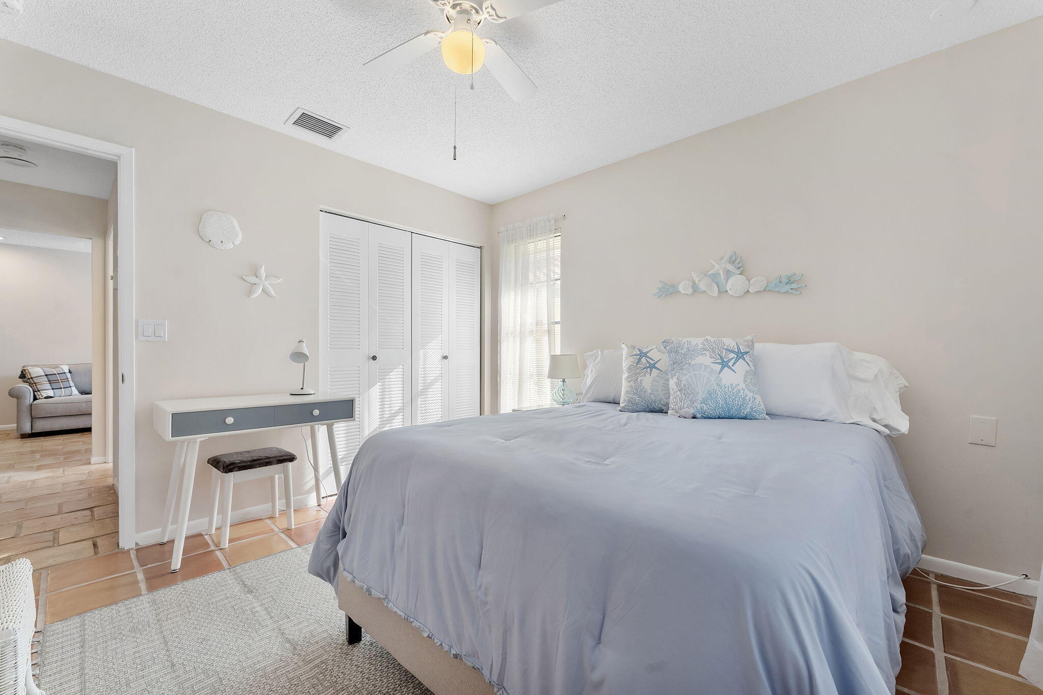 5861 Sunswept Lane B Property Photo 11