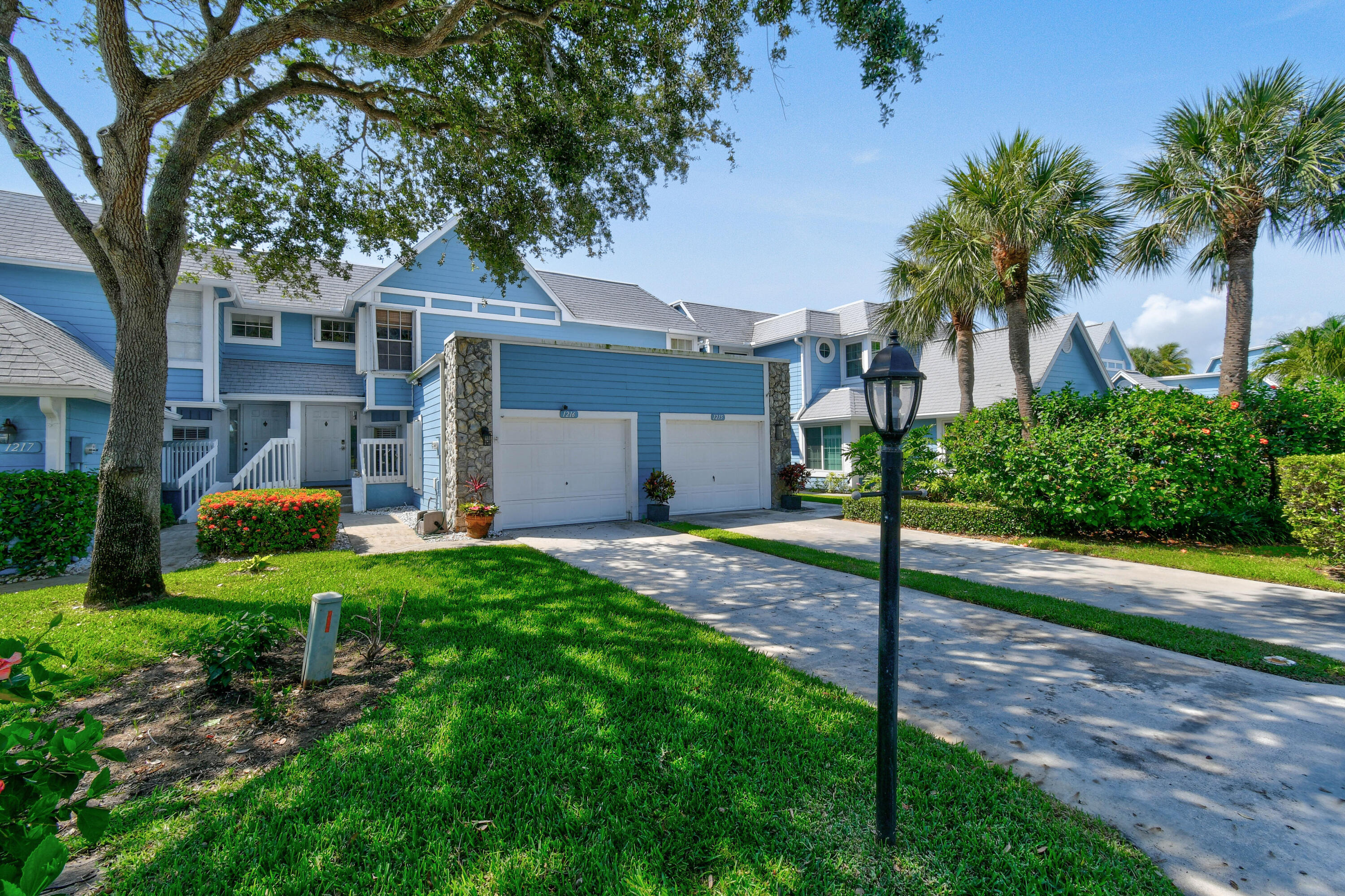 1216 Ocean Dunes Circle Property Photo 1