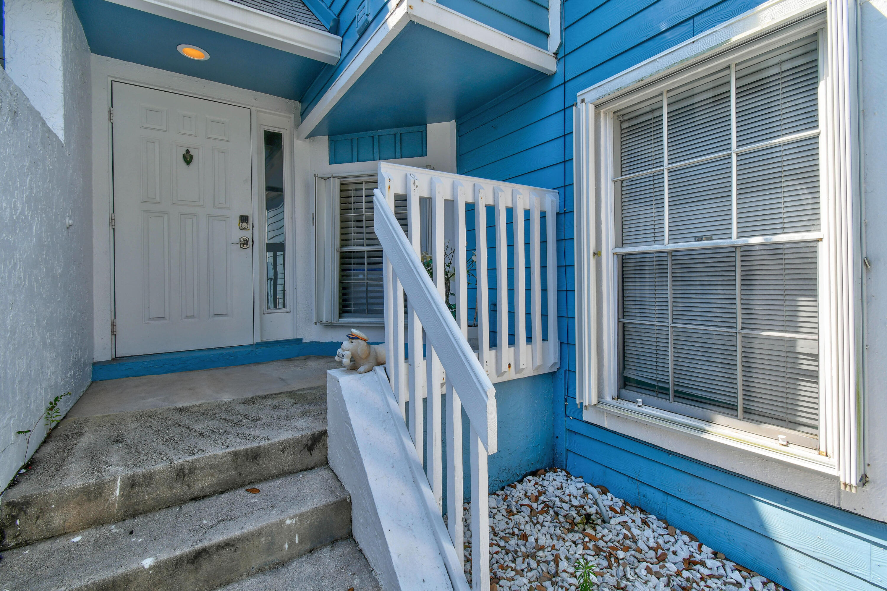 1216 Ocean Dunes Circle Property Photo 5