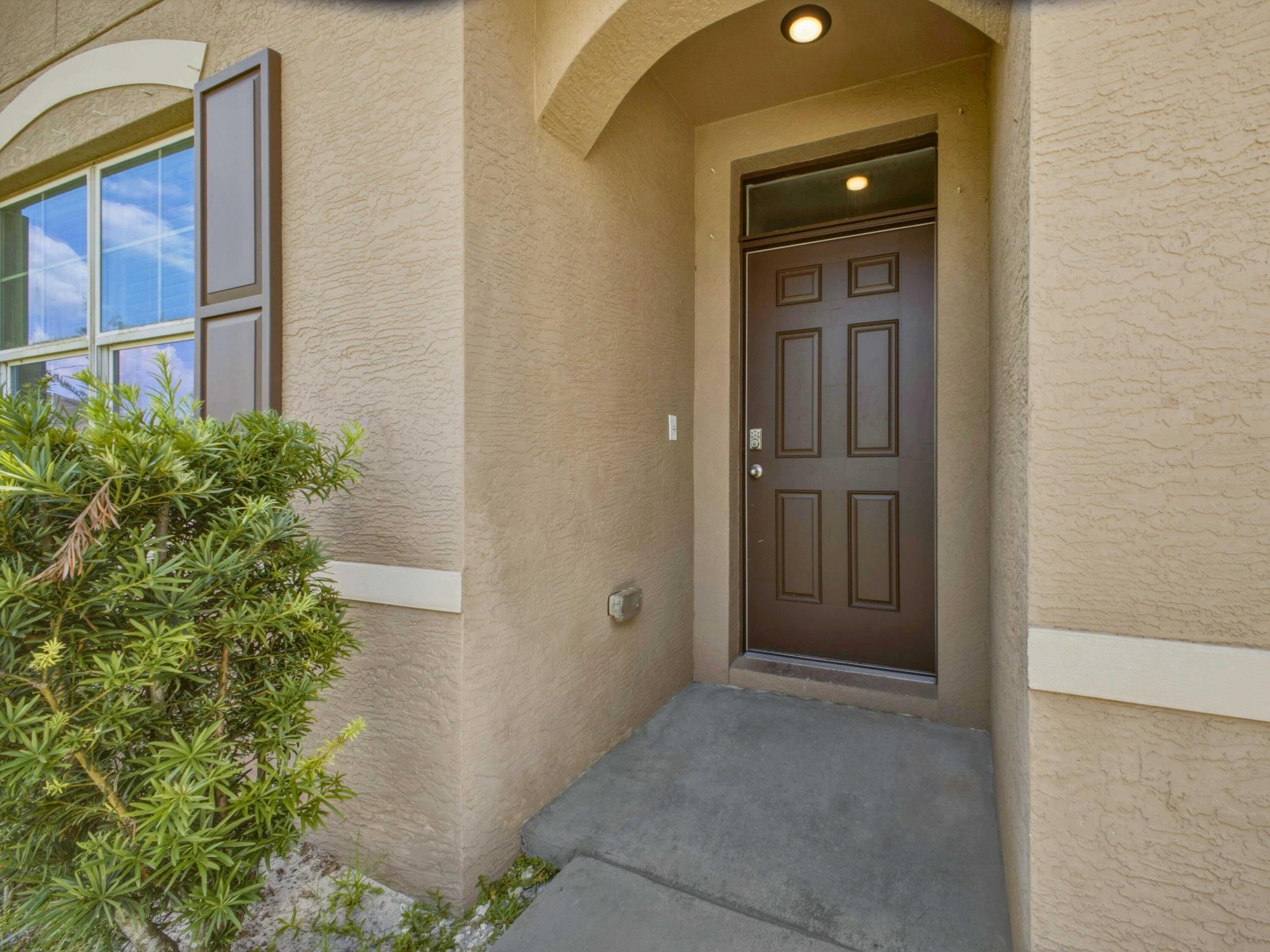 718 Sw Crean Terrace Sw Property Photo 3