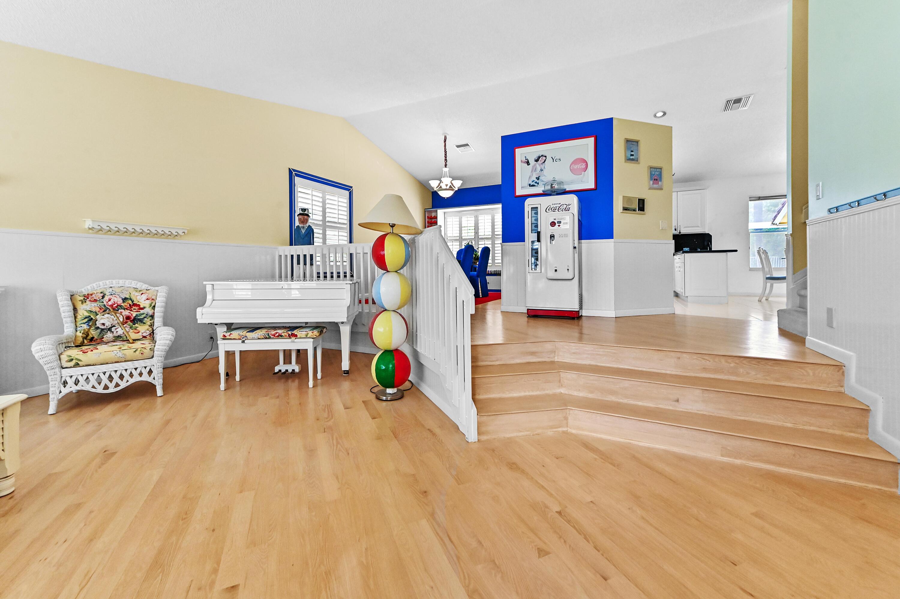 7461 Anadale Circle Property Photo 8