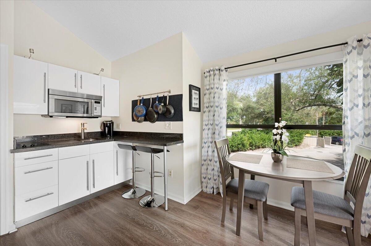 11863 Wimbledon Circle 524 Property Photo 8