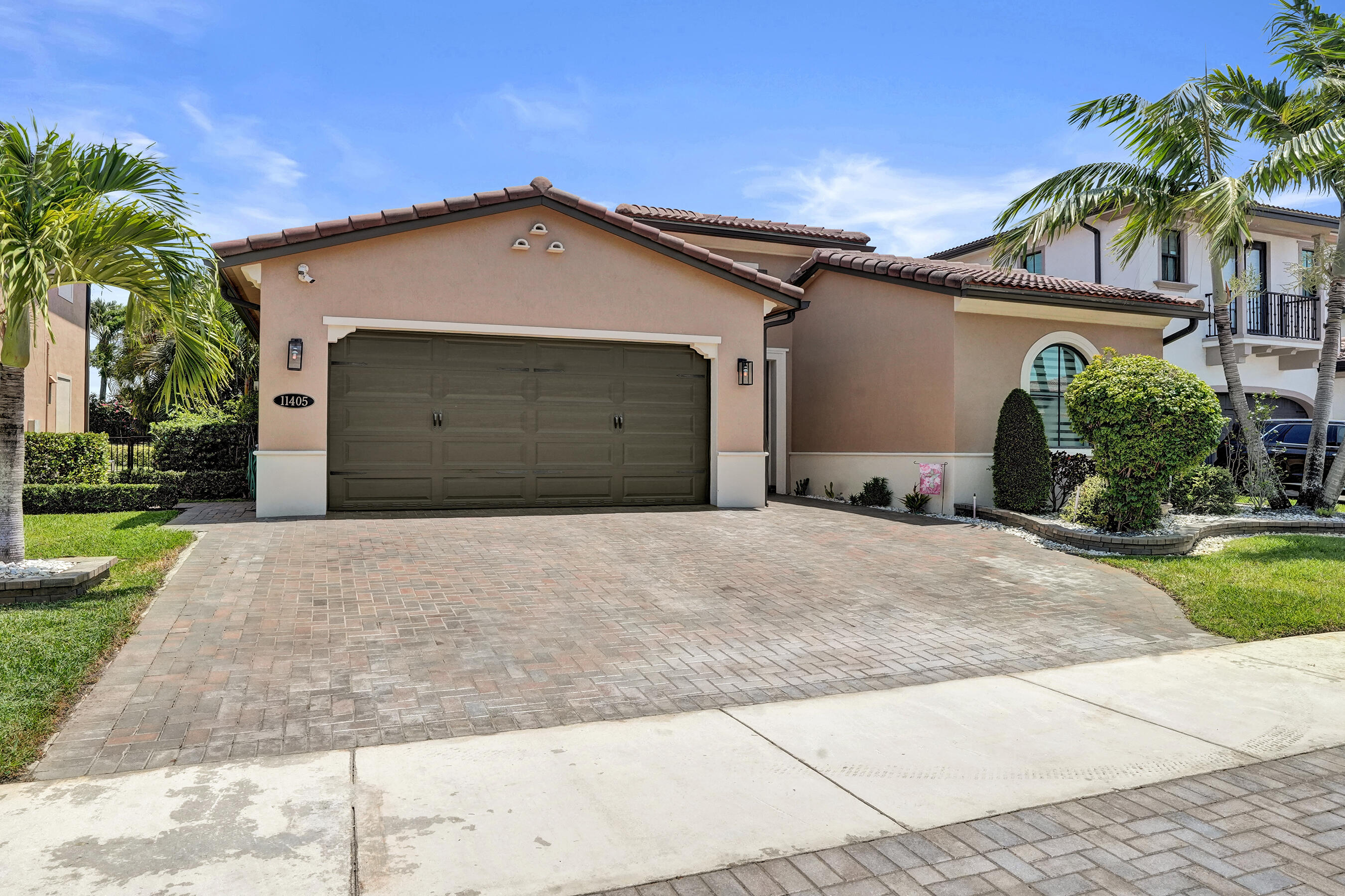 11405 Solstice Circle Property Photo 1