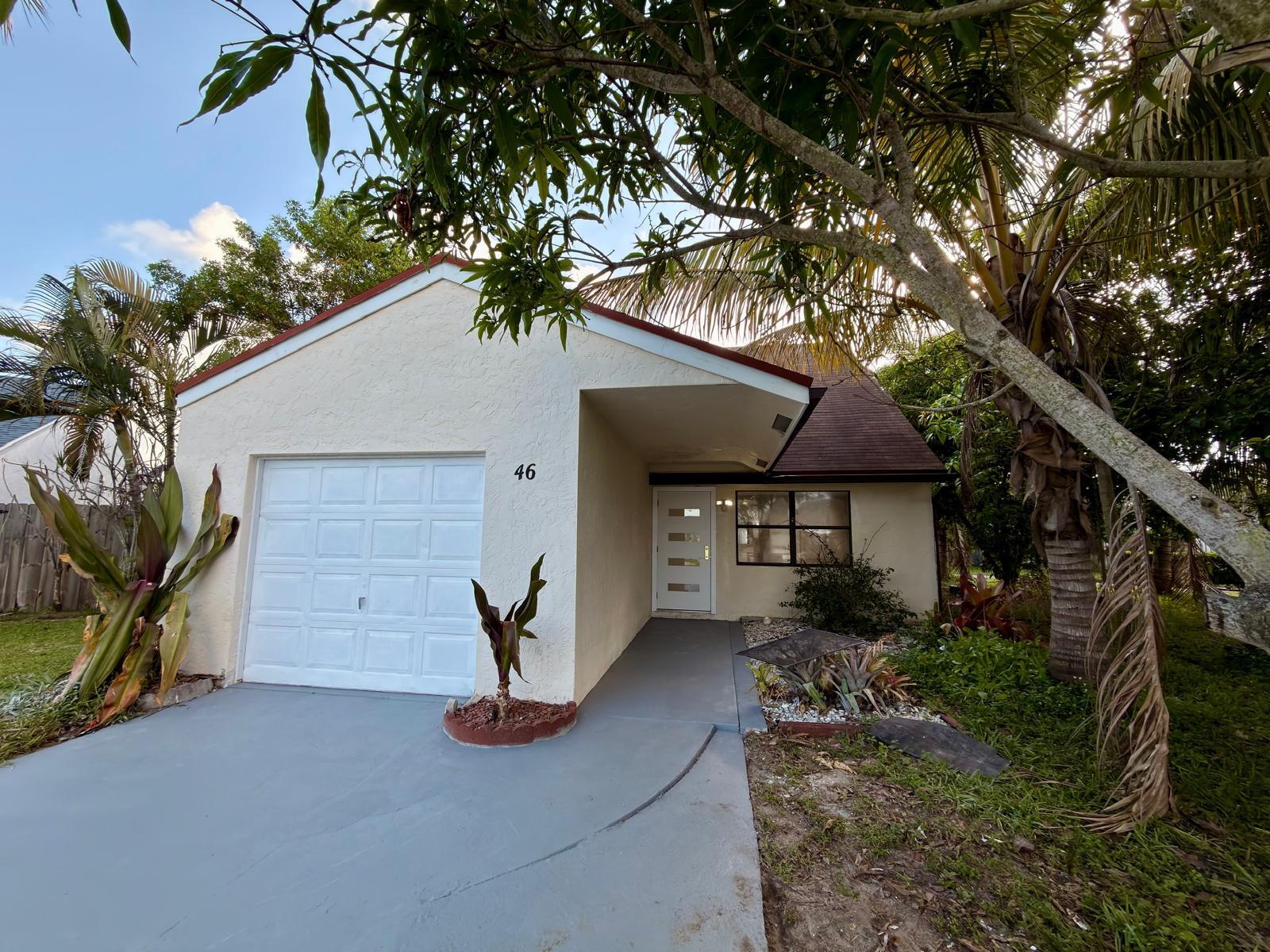 46 Tara Lakes Drive E Property Photo 1