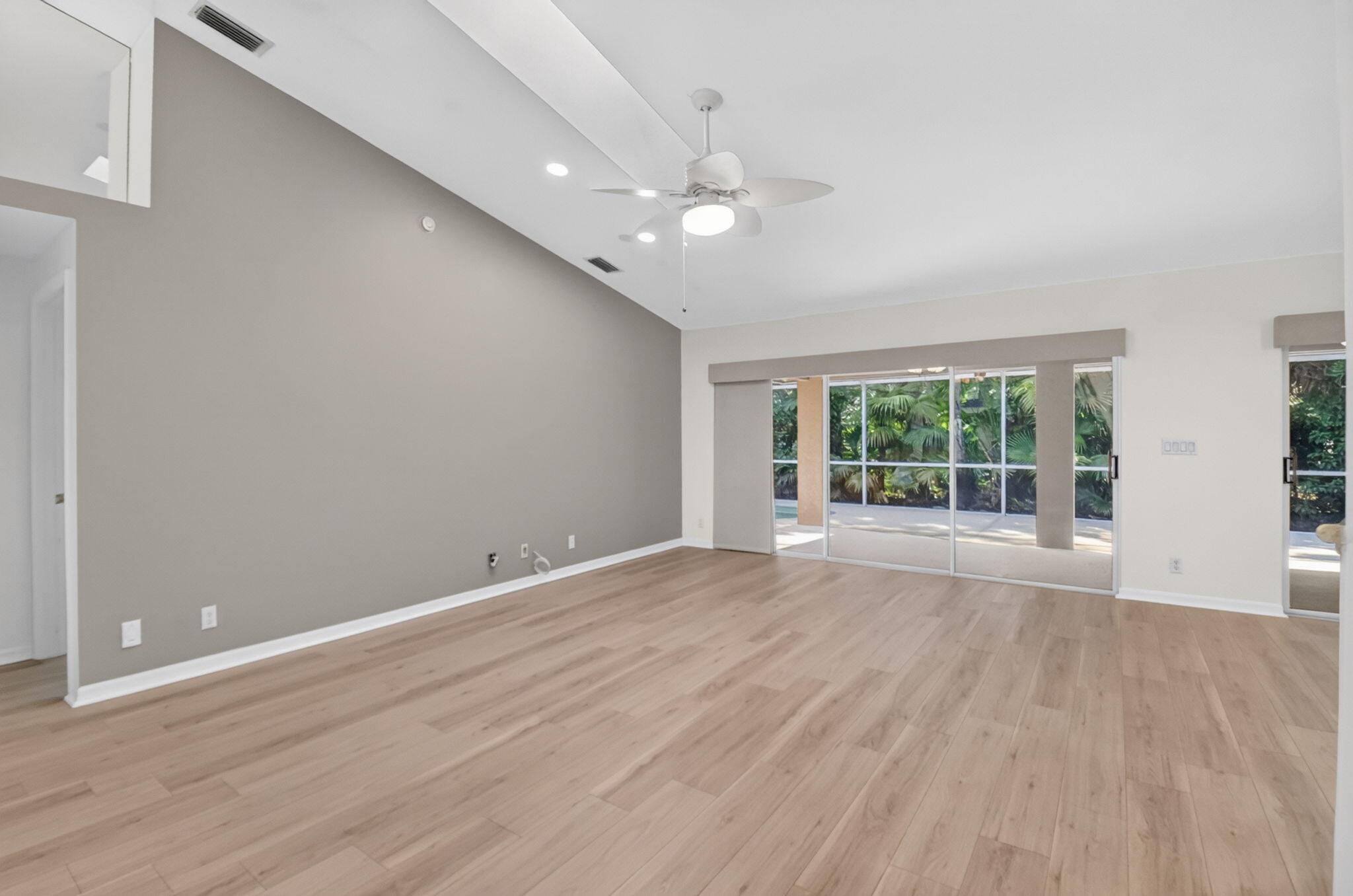 13578 Chatsworth Village Drive Property Photo 16