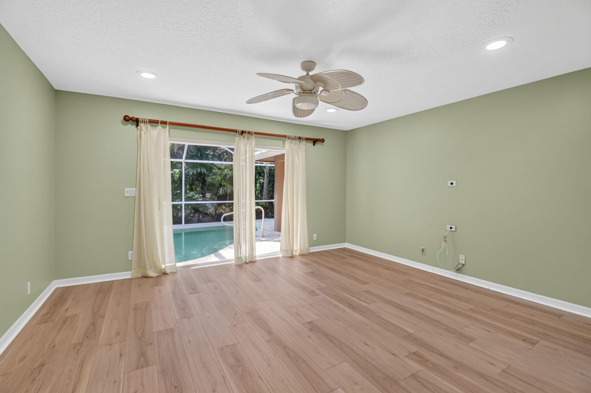 13578 Chatsworth Village Drive Property Photo 32