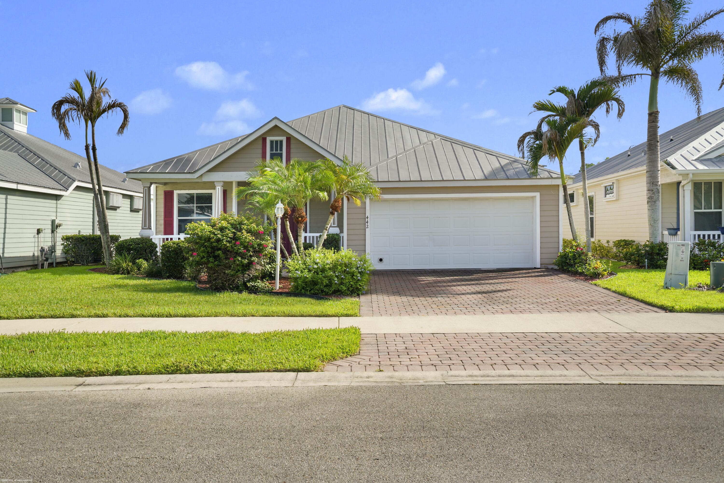 442 Ne Leaping Frog Way Property Photo 1