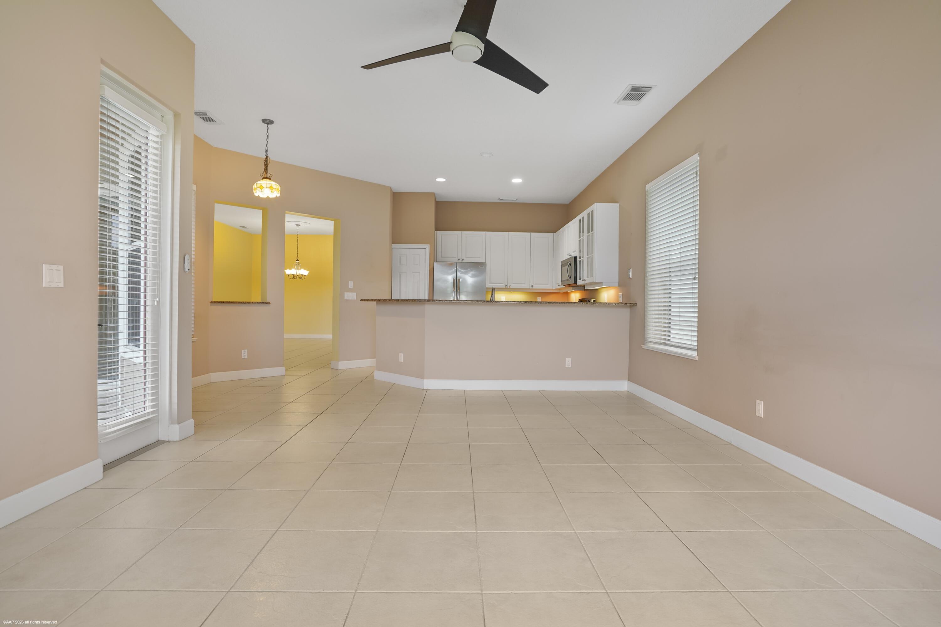 442 Ne Leaping Frog Way Property Photo 12