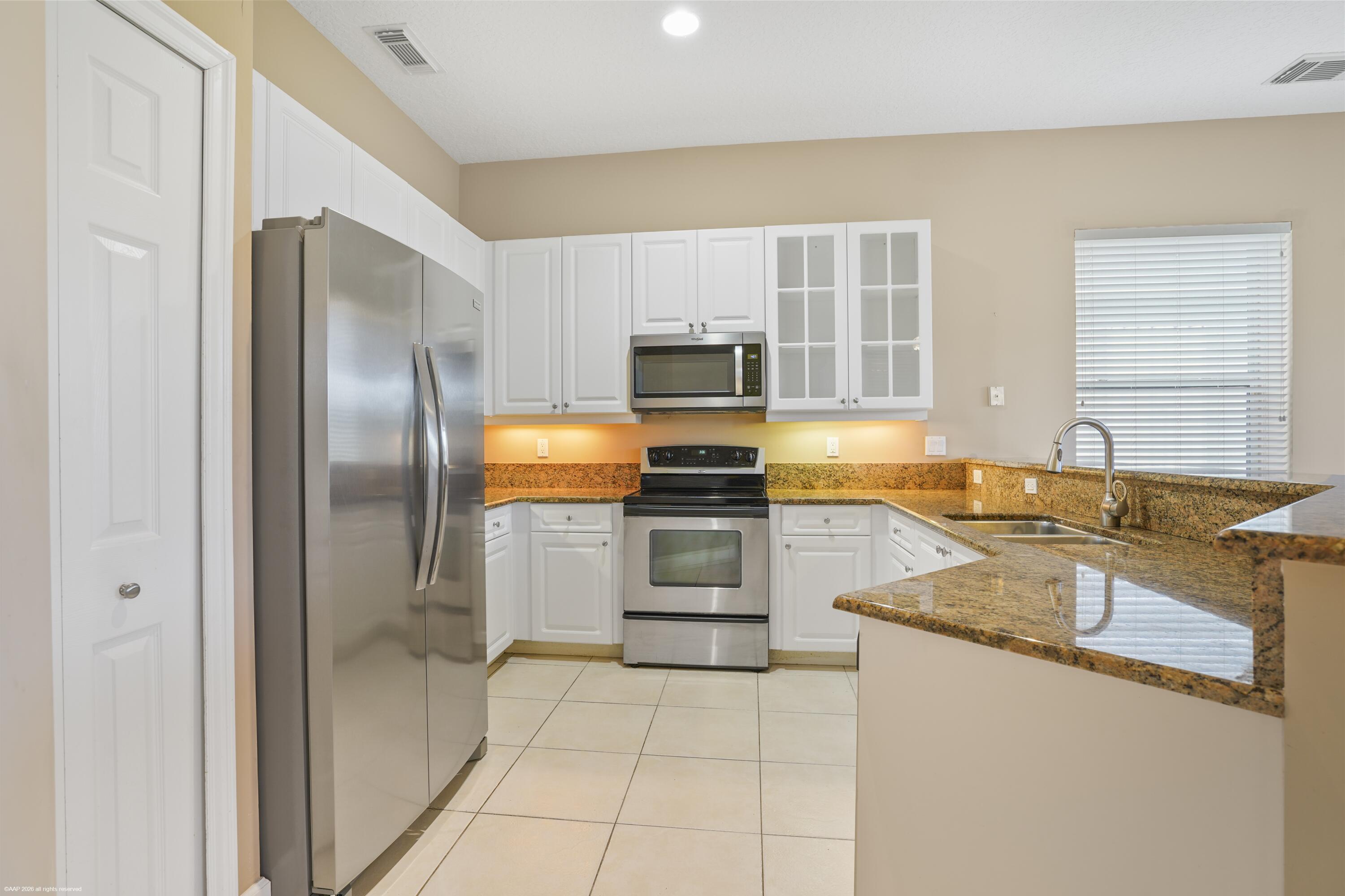 442 Ne Leaping Frog Way Property Photo 13