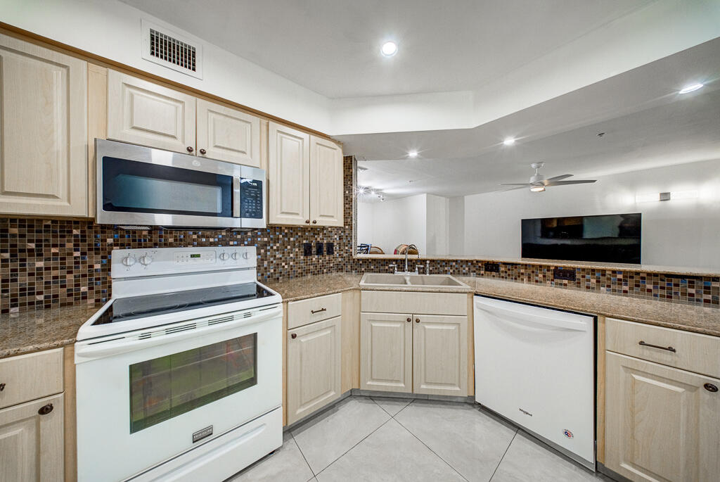 500 Scotia Drive 302 Property Photo 6
