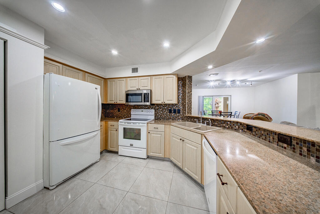 500 Scotia Drive 302 Property Photo 7