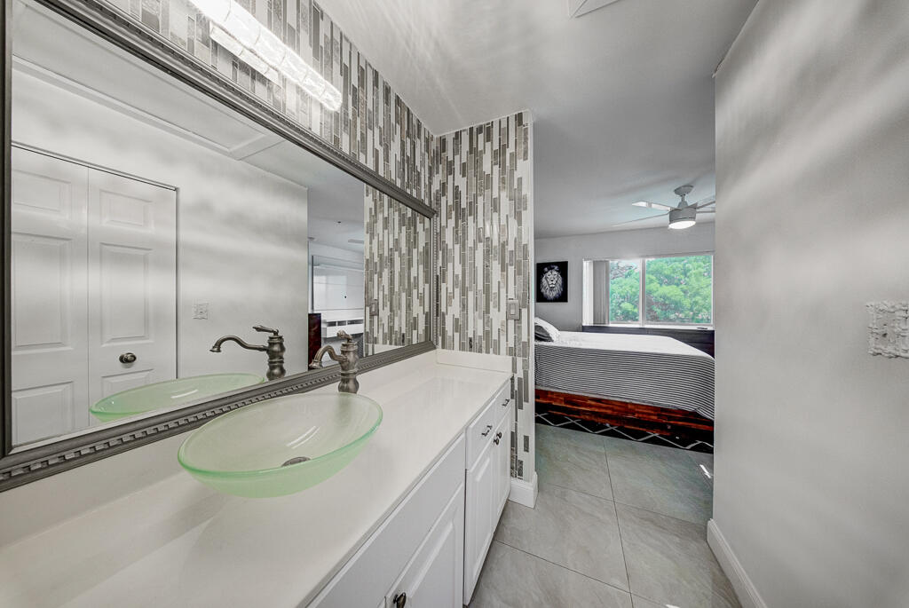500 Scotia Drive 302 Property Photo 13