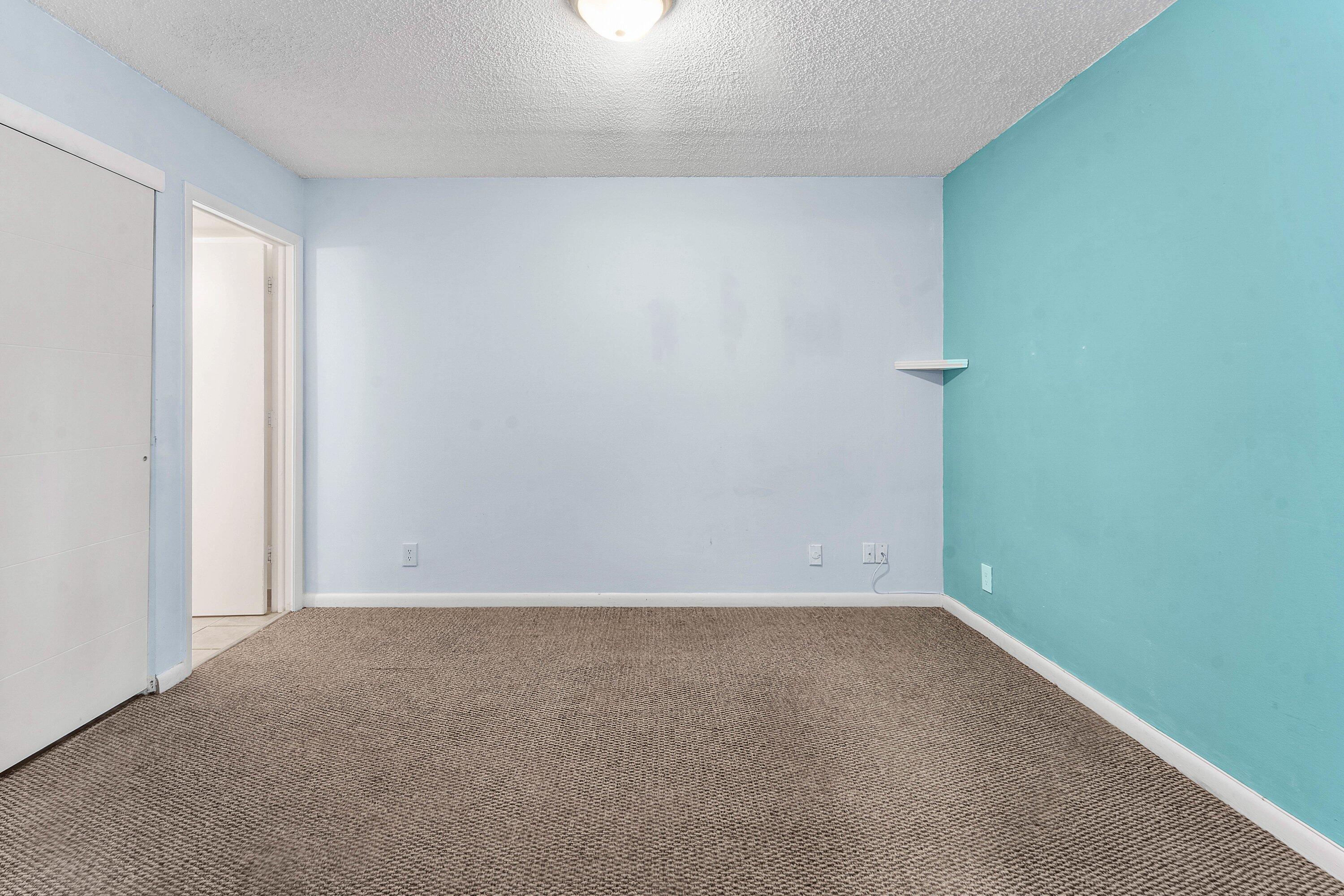 612 Executive Center Drive 107 Property Photo 20