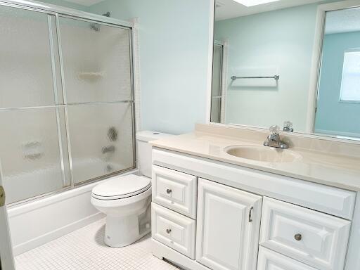 1015 Ainslie A Drive Property Photo 6