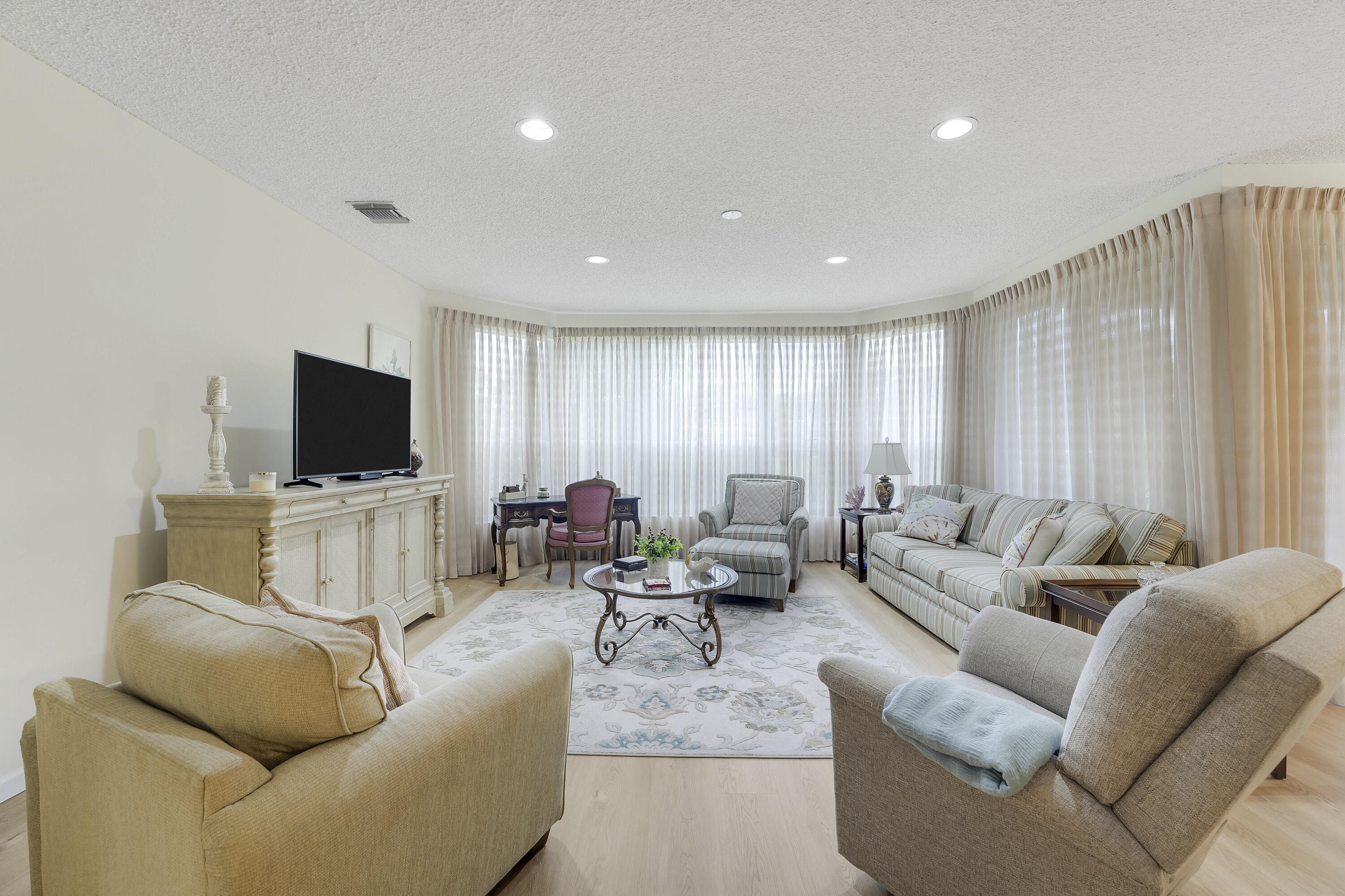 110 Legendary Circle Property Photo 5