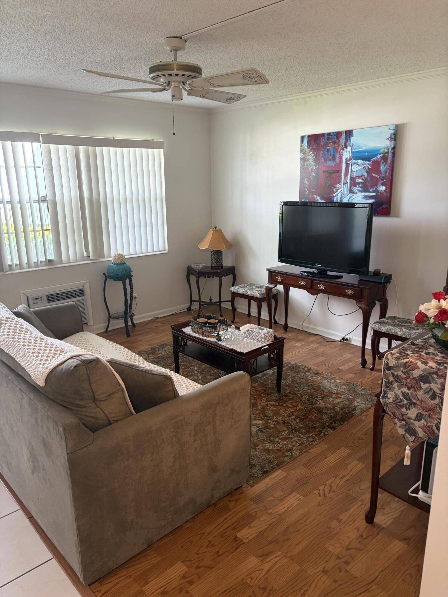 29 Newport B 29 Property Photo 1