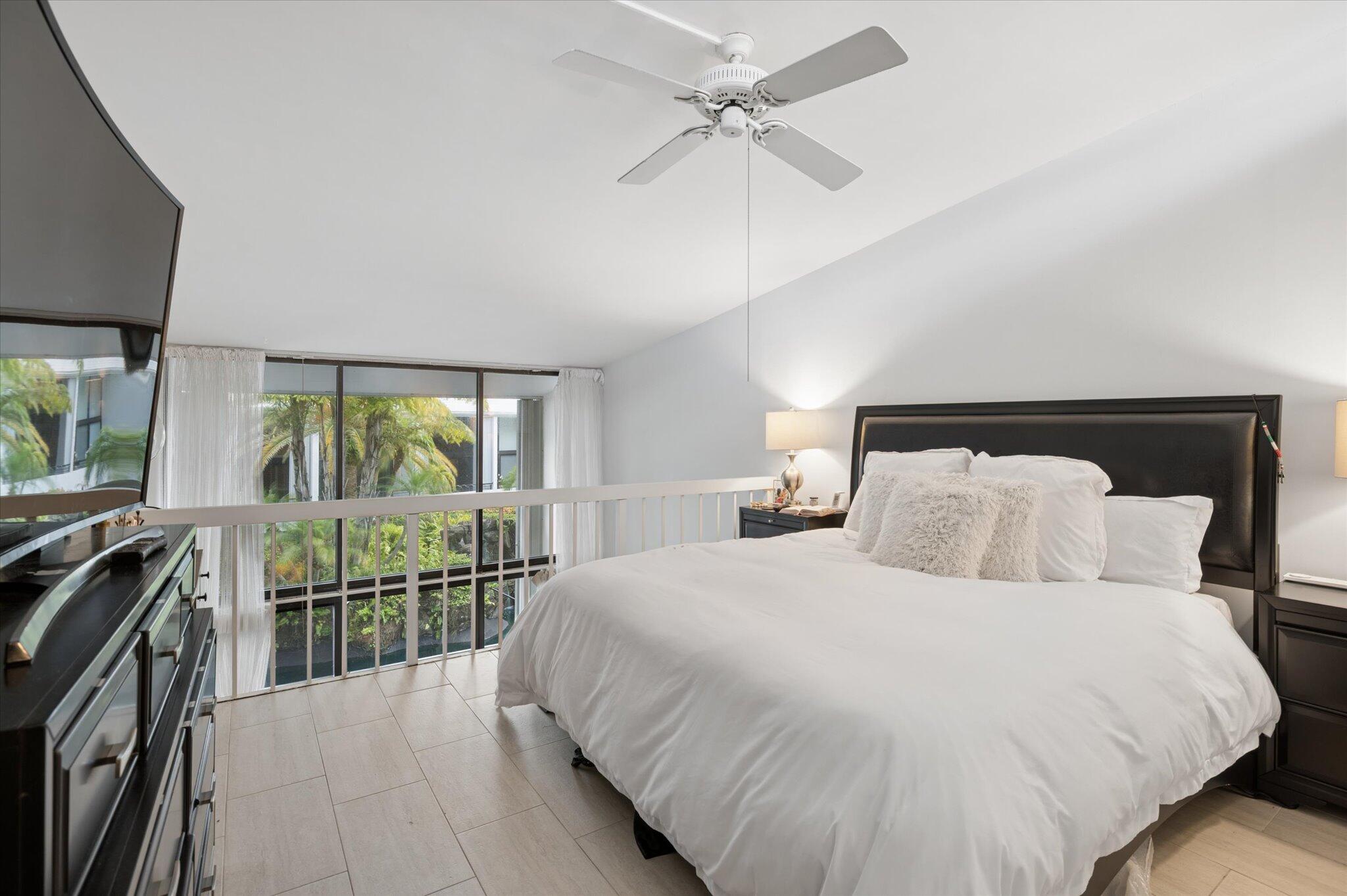 3589 S Ocean Boulevard 26 Property Photo 12