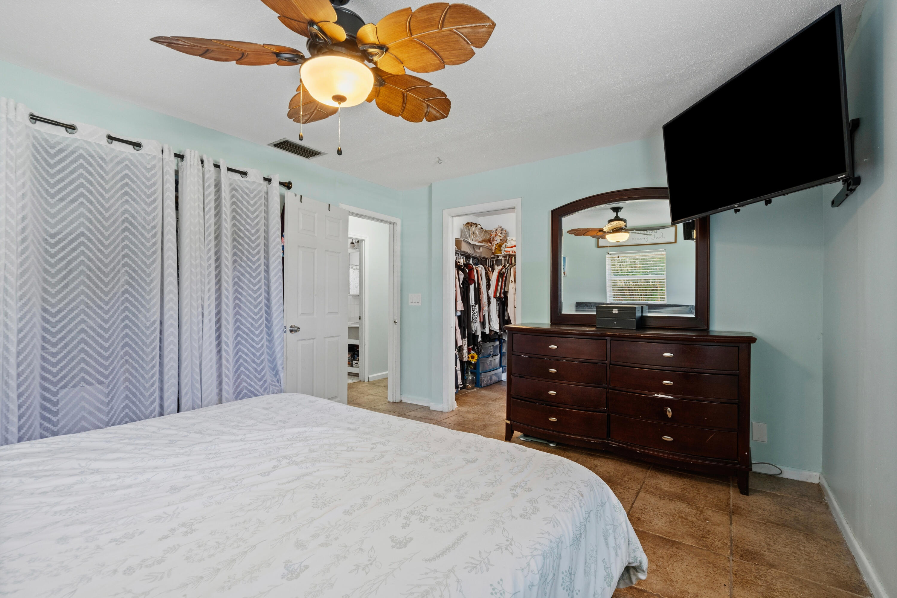 520 Se Dolphin Drive Property Photo 15