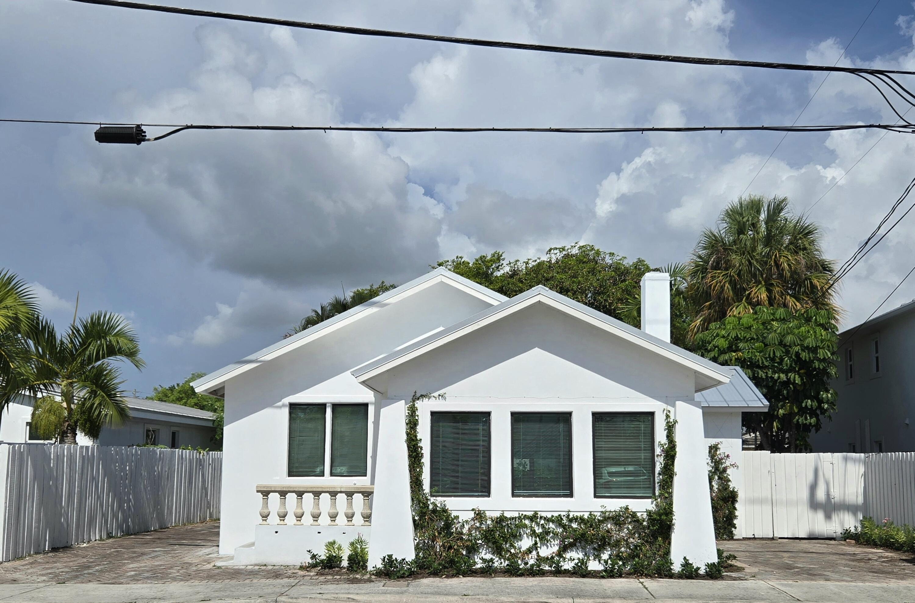 3809 S Olive Avenue Property Photo 1