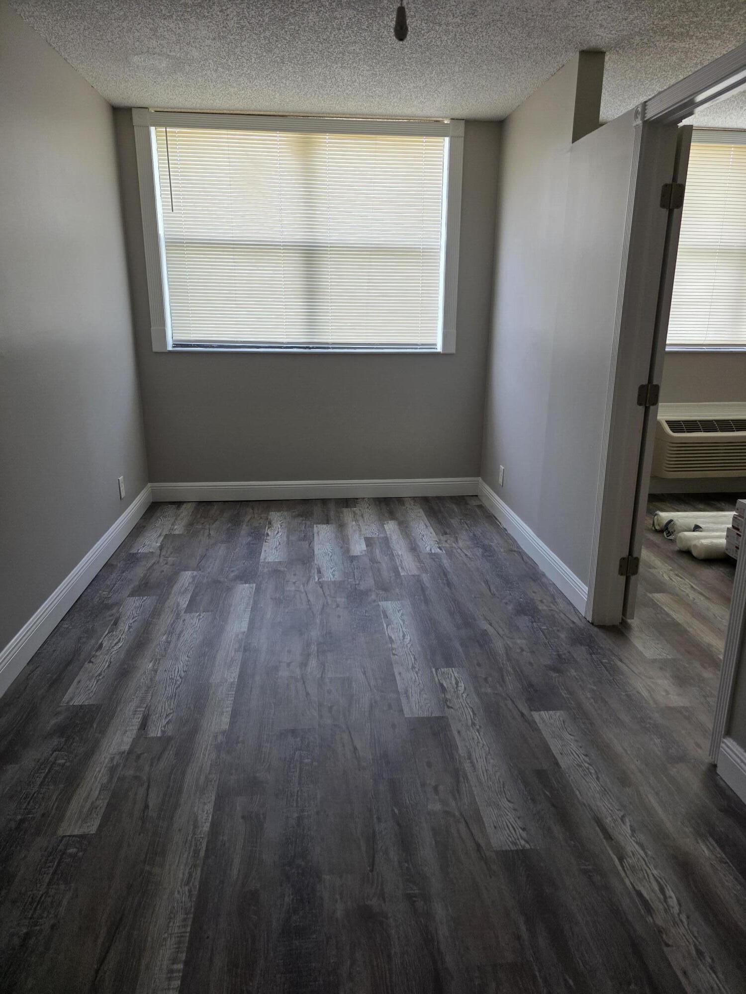 2401 Riverside Drive 411-b Property Photo 3