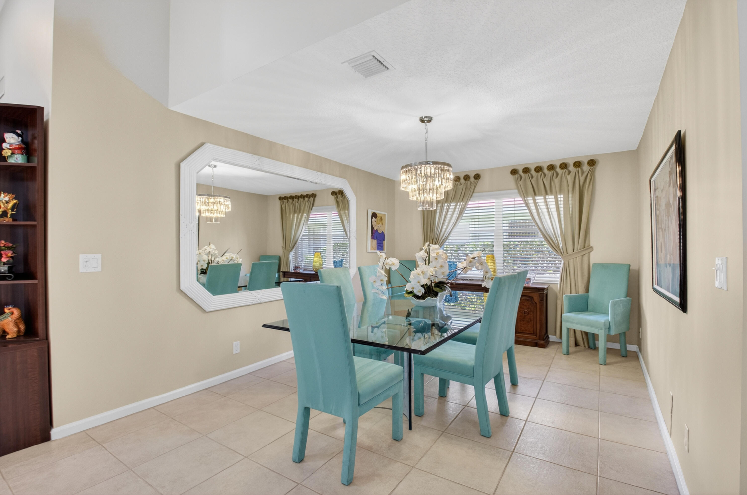 5590 Royal Lake Circle Property Photo 7