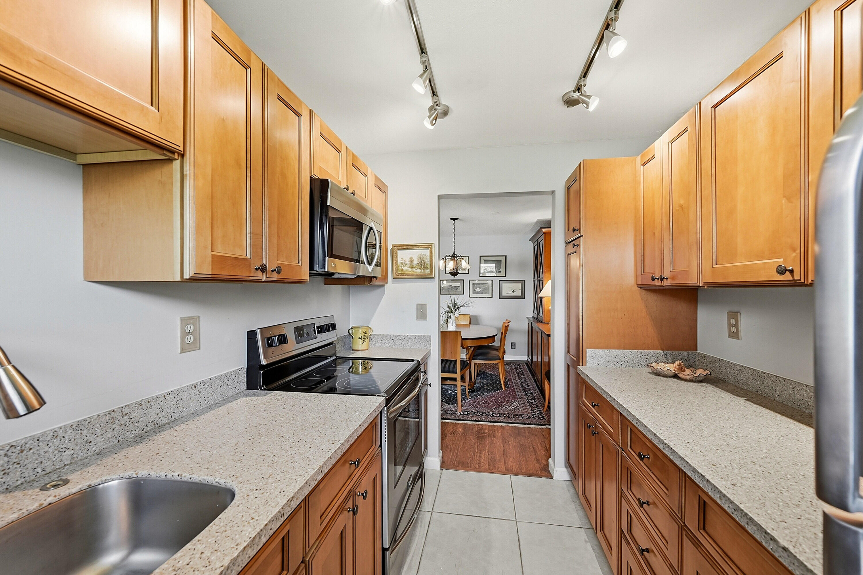 295 High Point Boulevard B Property Photo 9