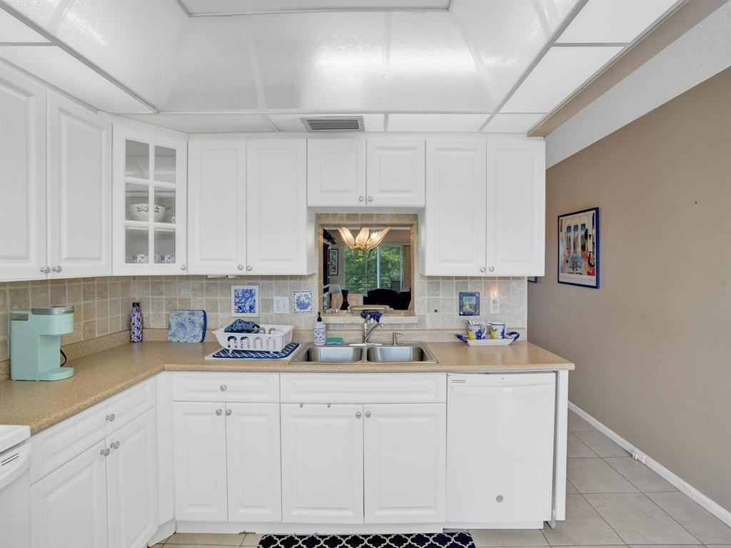 2003 Granada Drive C4 Property Photo 8