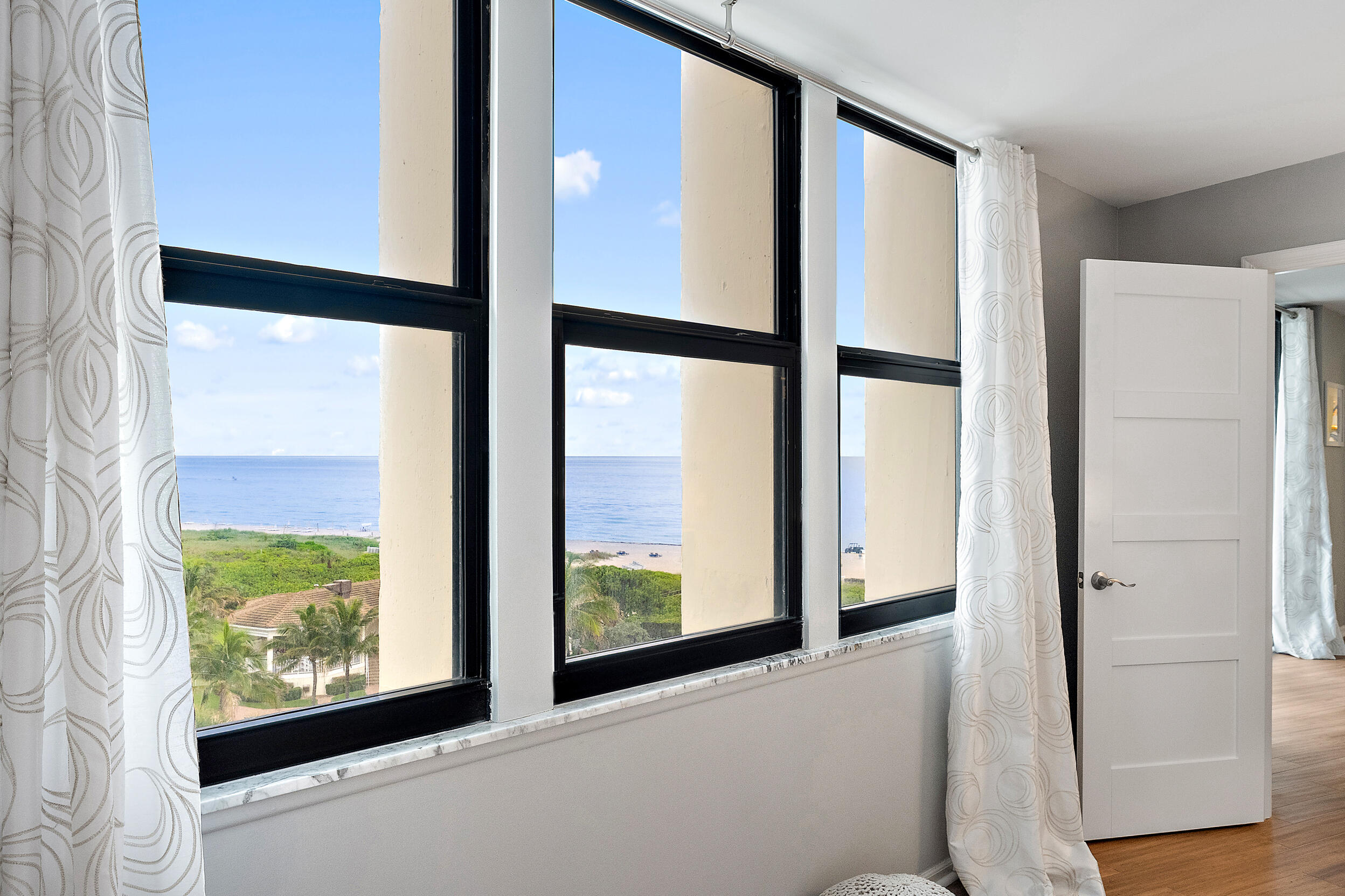 2800 N Ocean Drive B-7c Property Photo 10