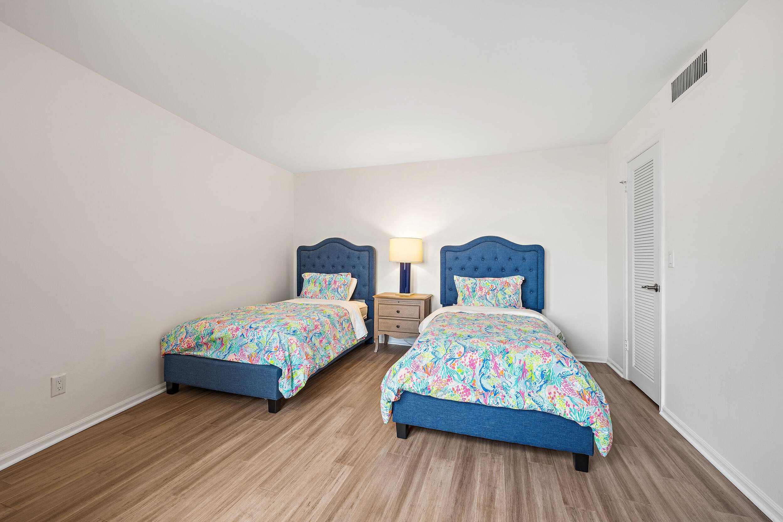 2800 N Ocean Drive B-7c Property Photo 14