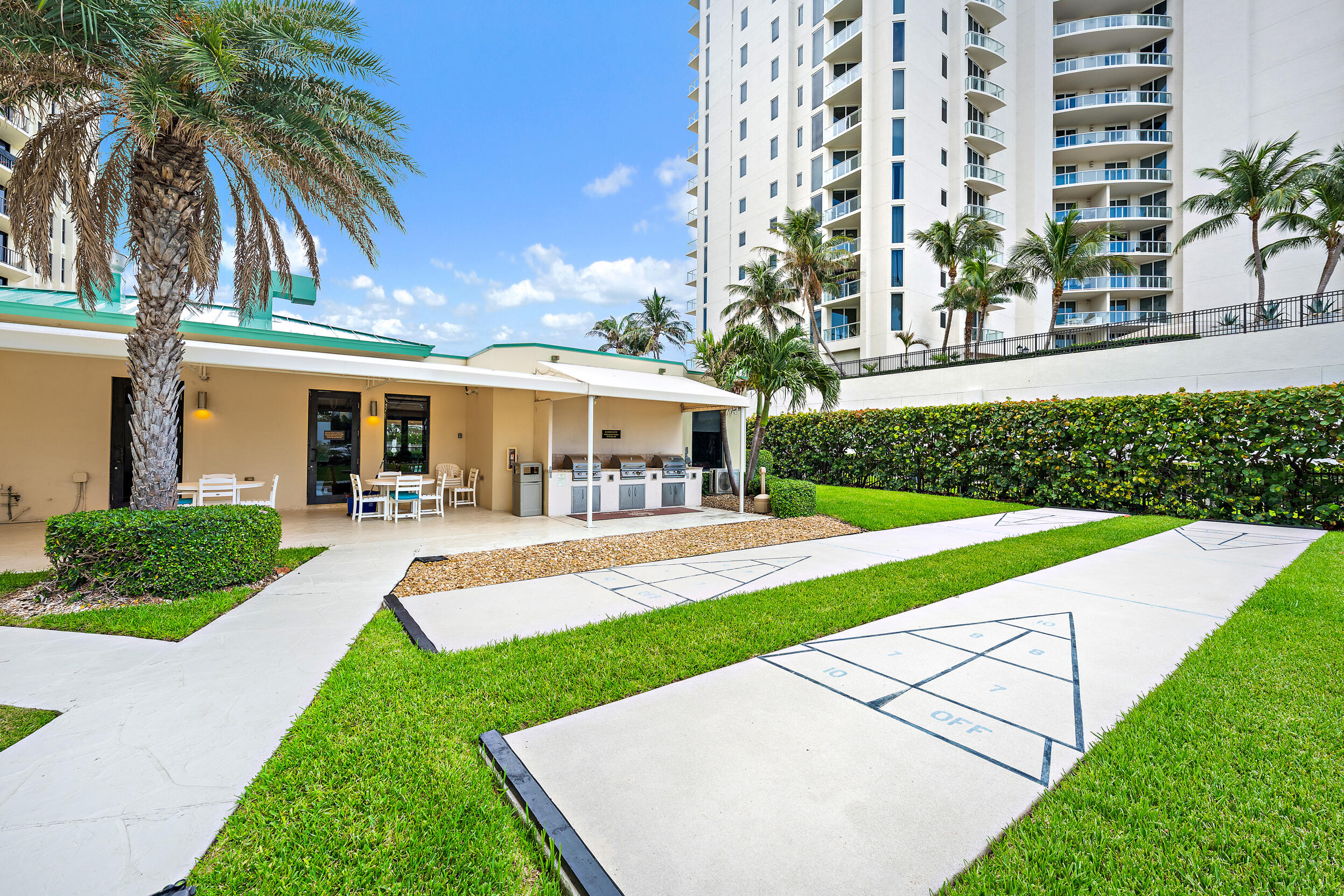 2800 N Ocean Drive B-7c Property Photo 20