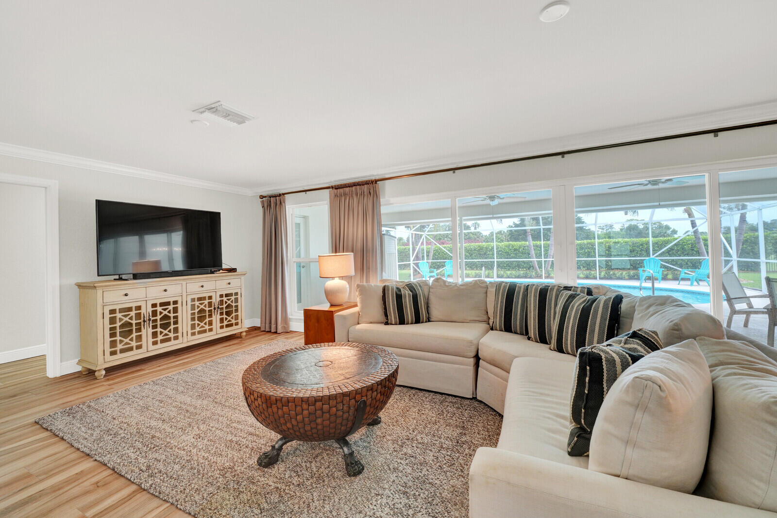 341 Glenbrook Drive Property Photo 12