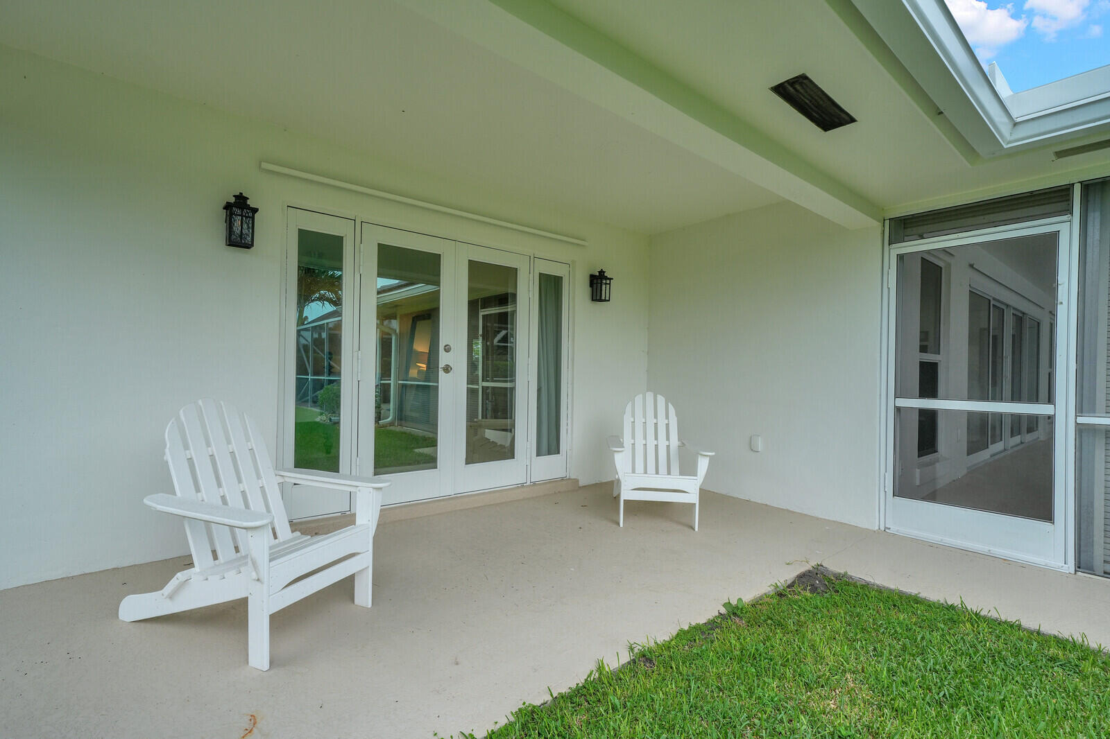 341 Glenbrook Drive Property Photo 18