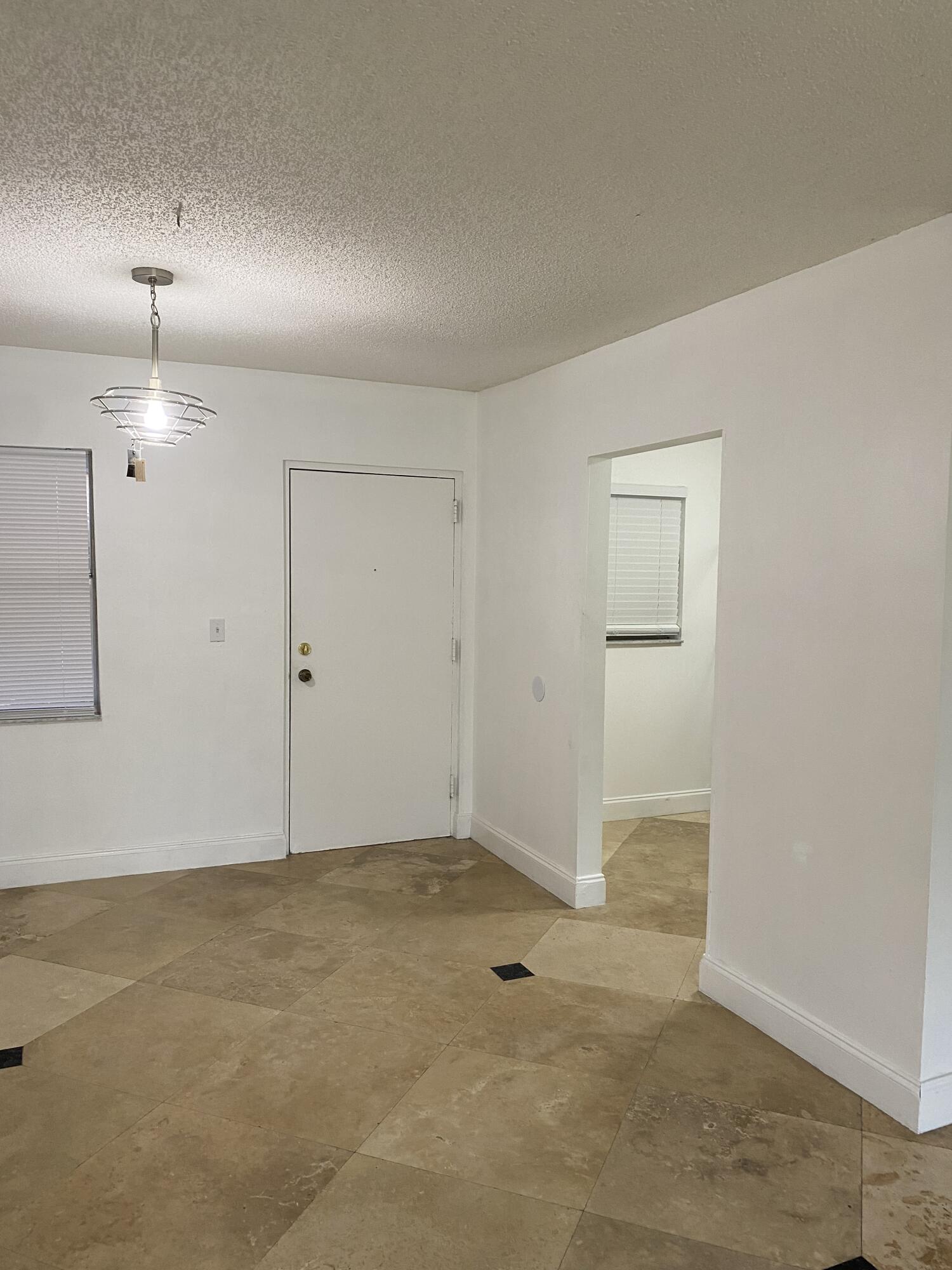 2840 Somerset Drive 105 M Property Photo 4