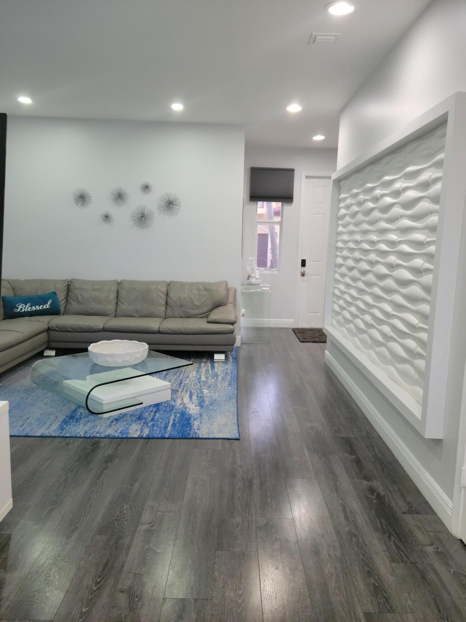6960 Long Pine Circle Property Photo 8
