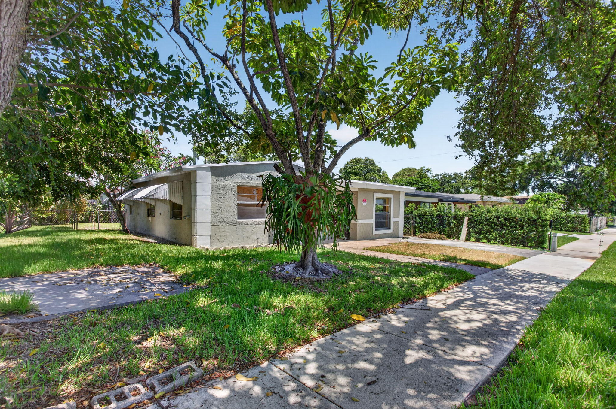 511 Nw 17th Avenue Property Photo 3