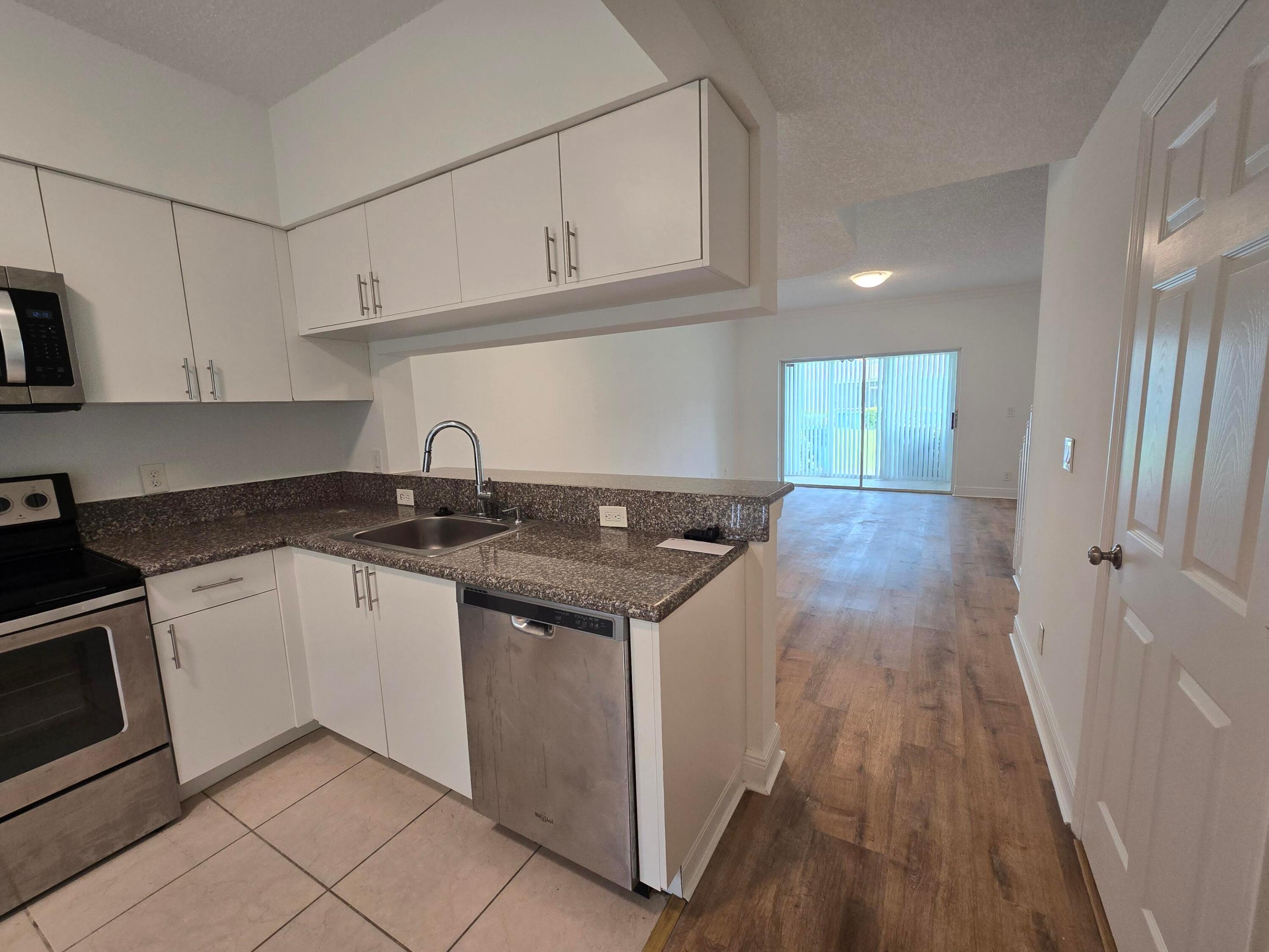 78 Simonton Circle Property Photo 4