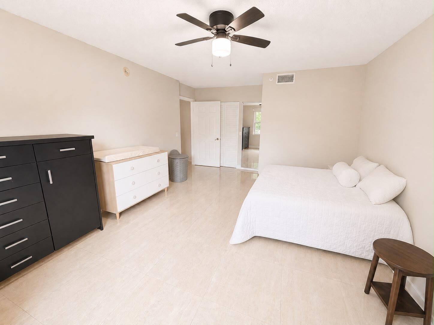 5045 Wiles Road 105 Property Photo 6