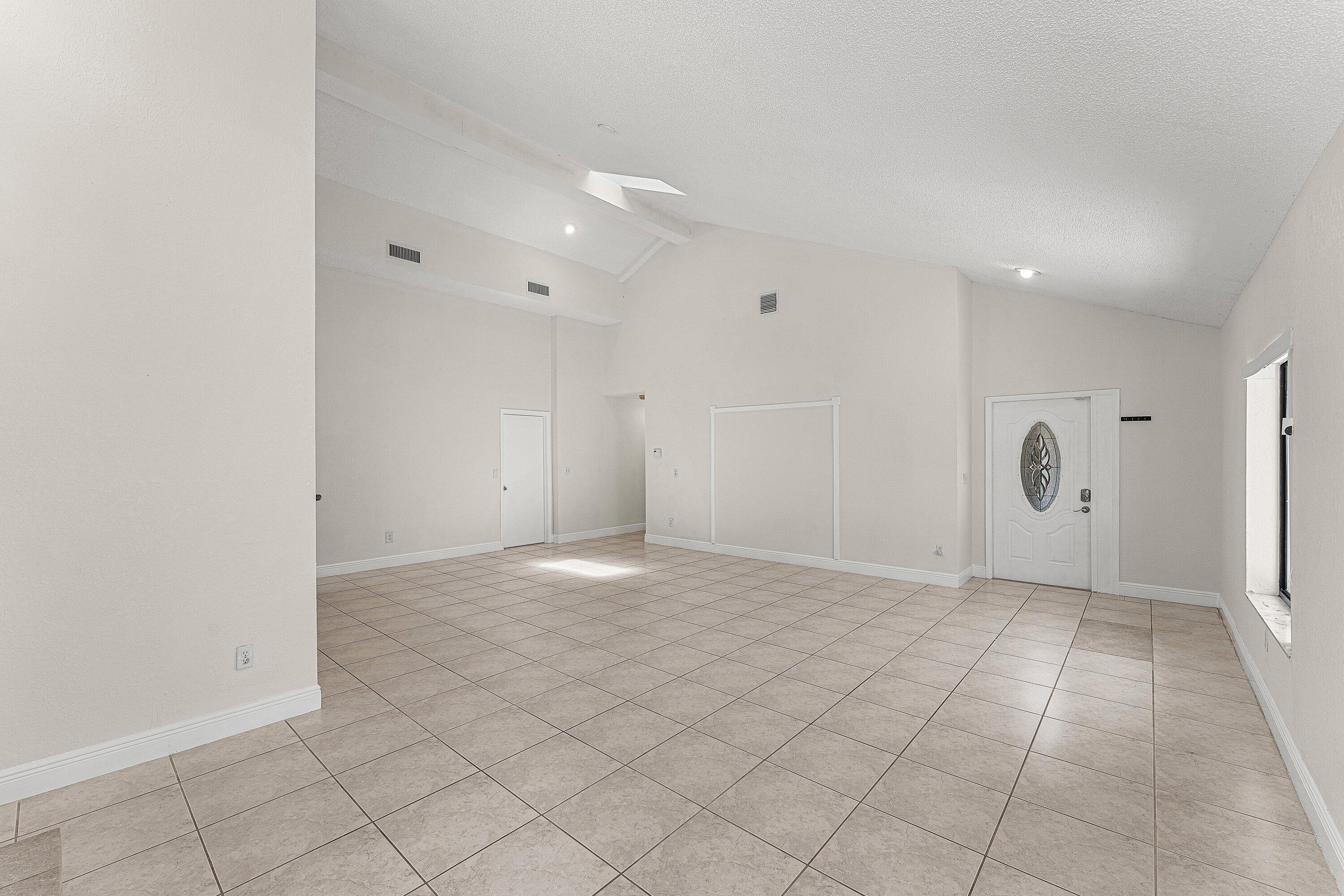 7627 Sierra Drive W Property Photo 5