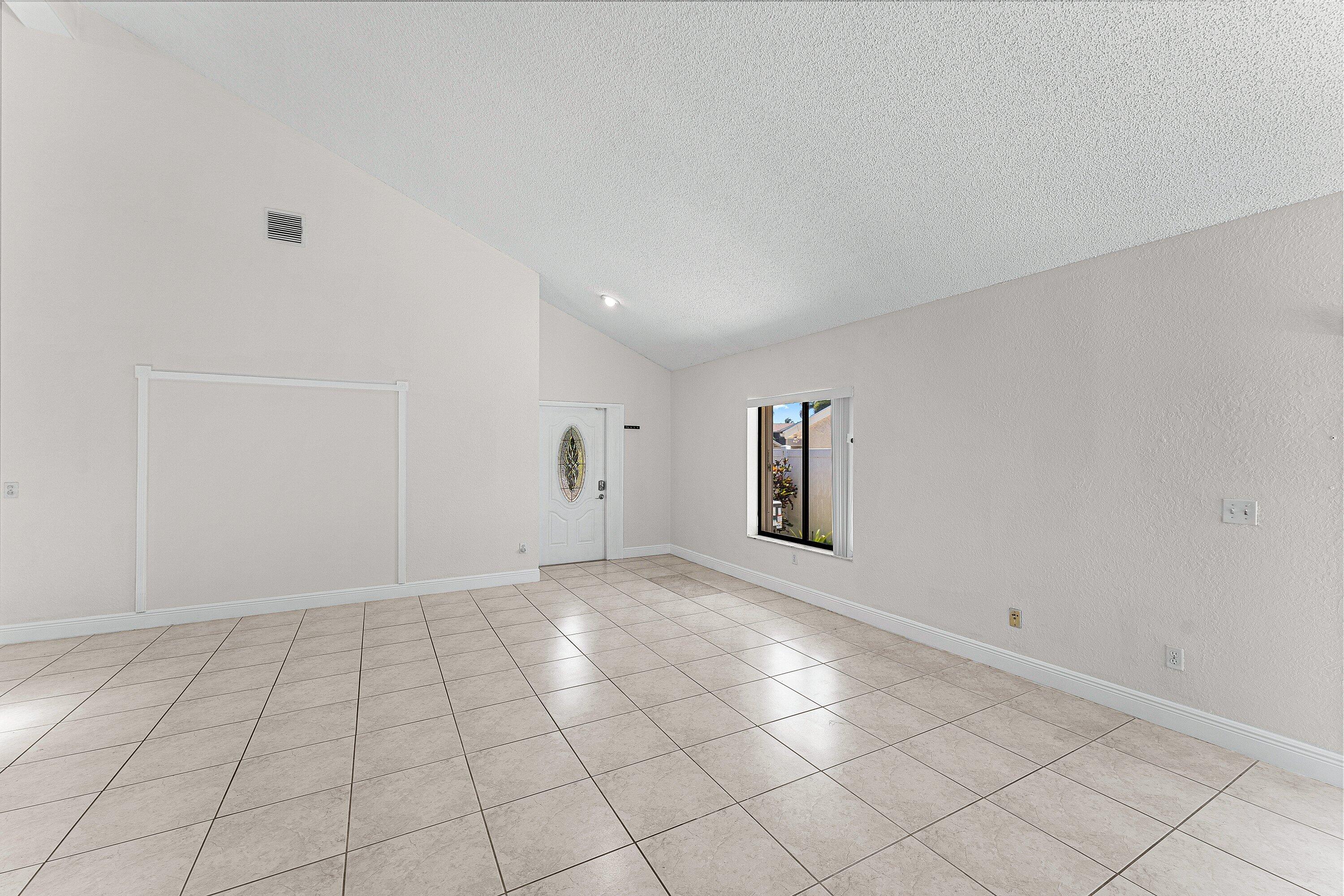 7627 Sierra Drive W Property Photo 6
