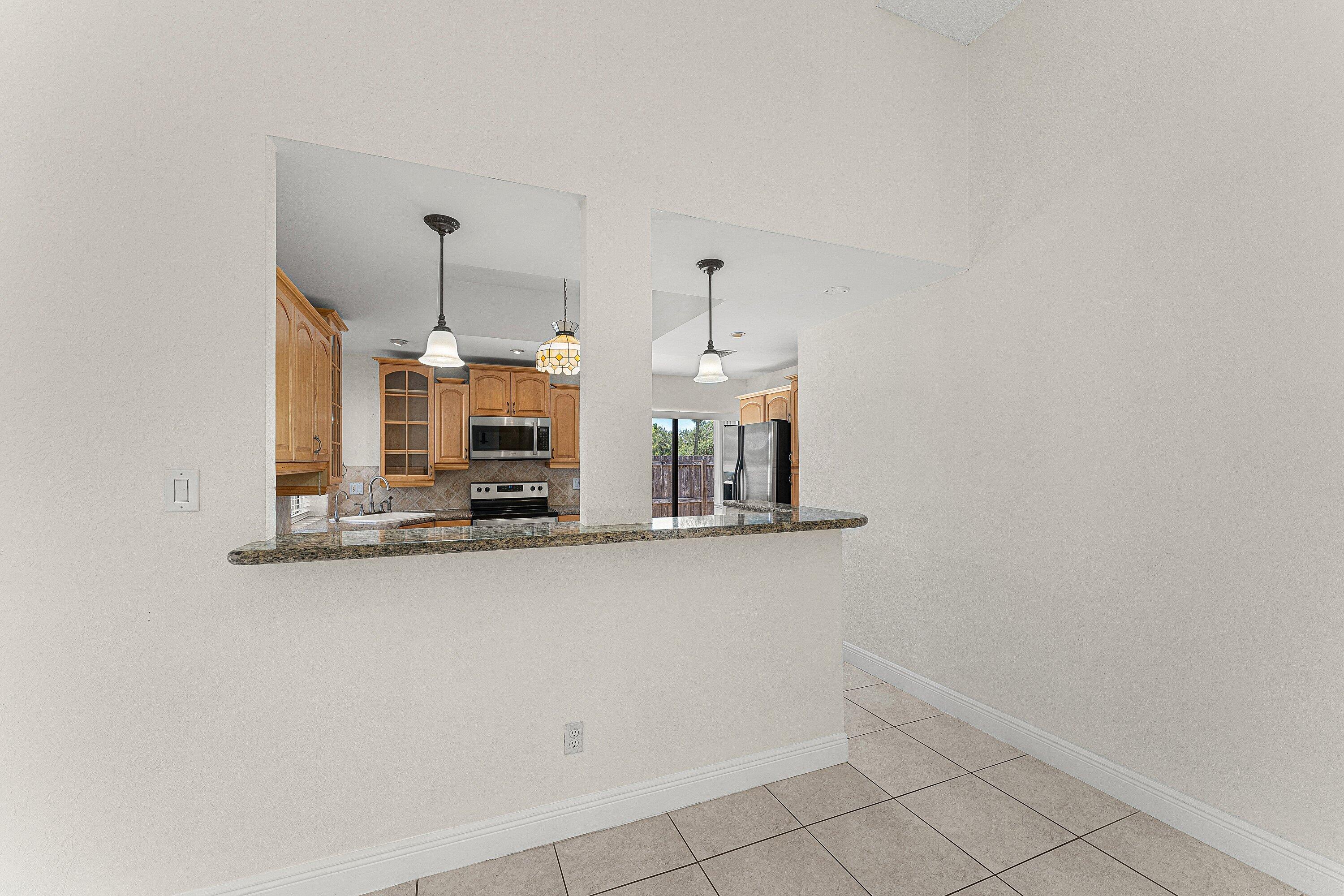 7627 Sierra Drive W Property Photo 10