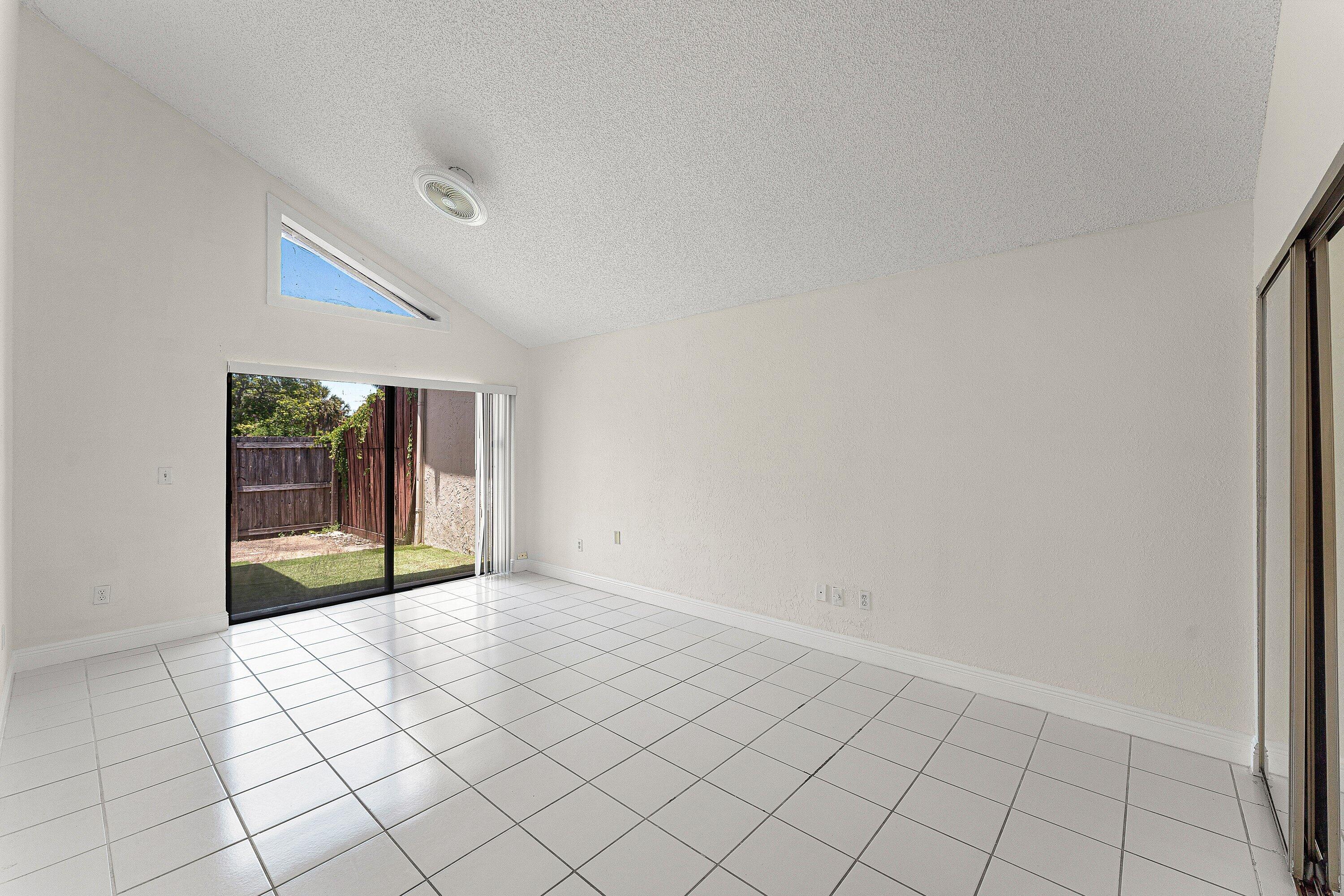 7627 Sierra Drive W Property Photo 16