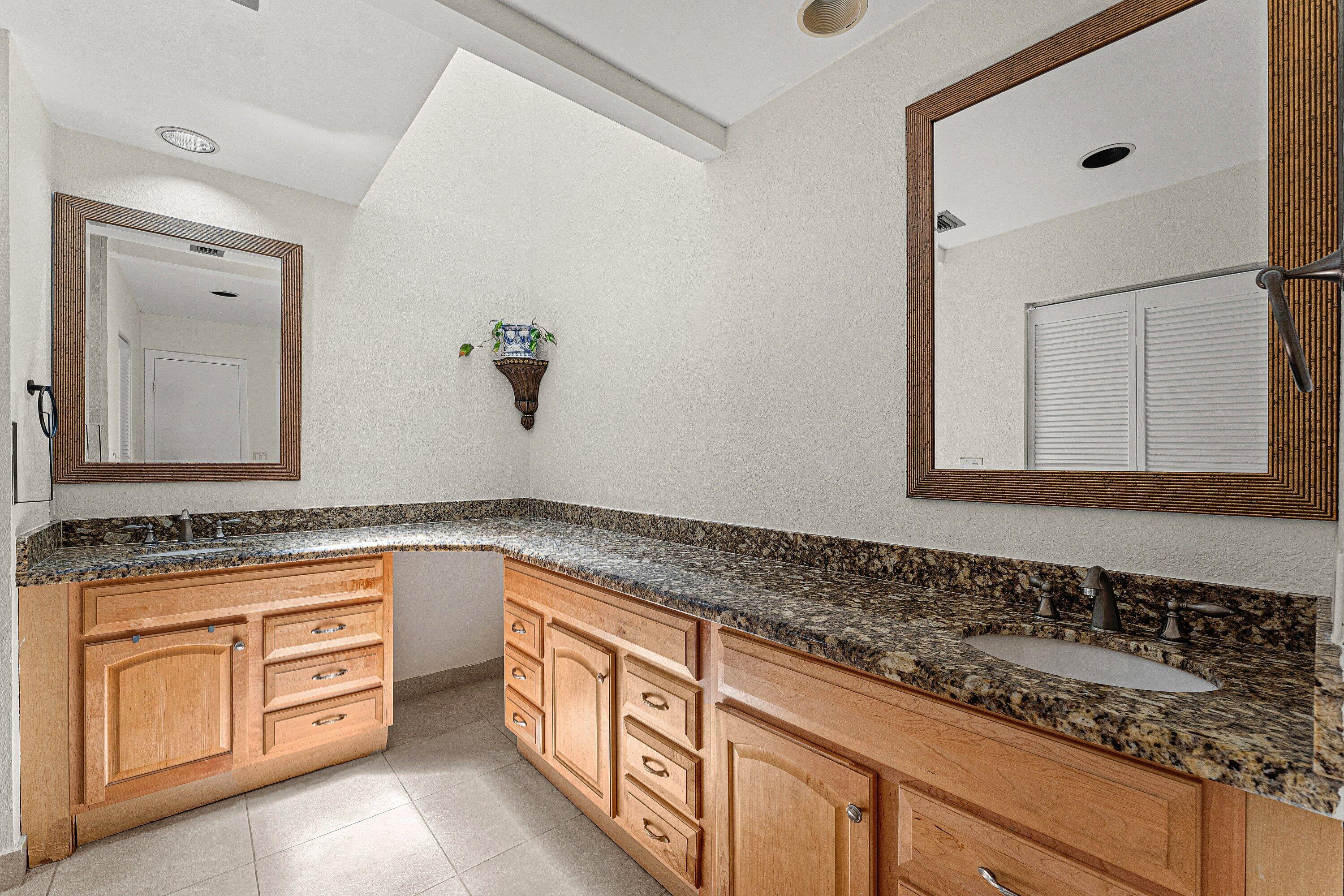 7627 Sierra Drive W Property Photo 18