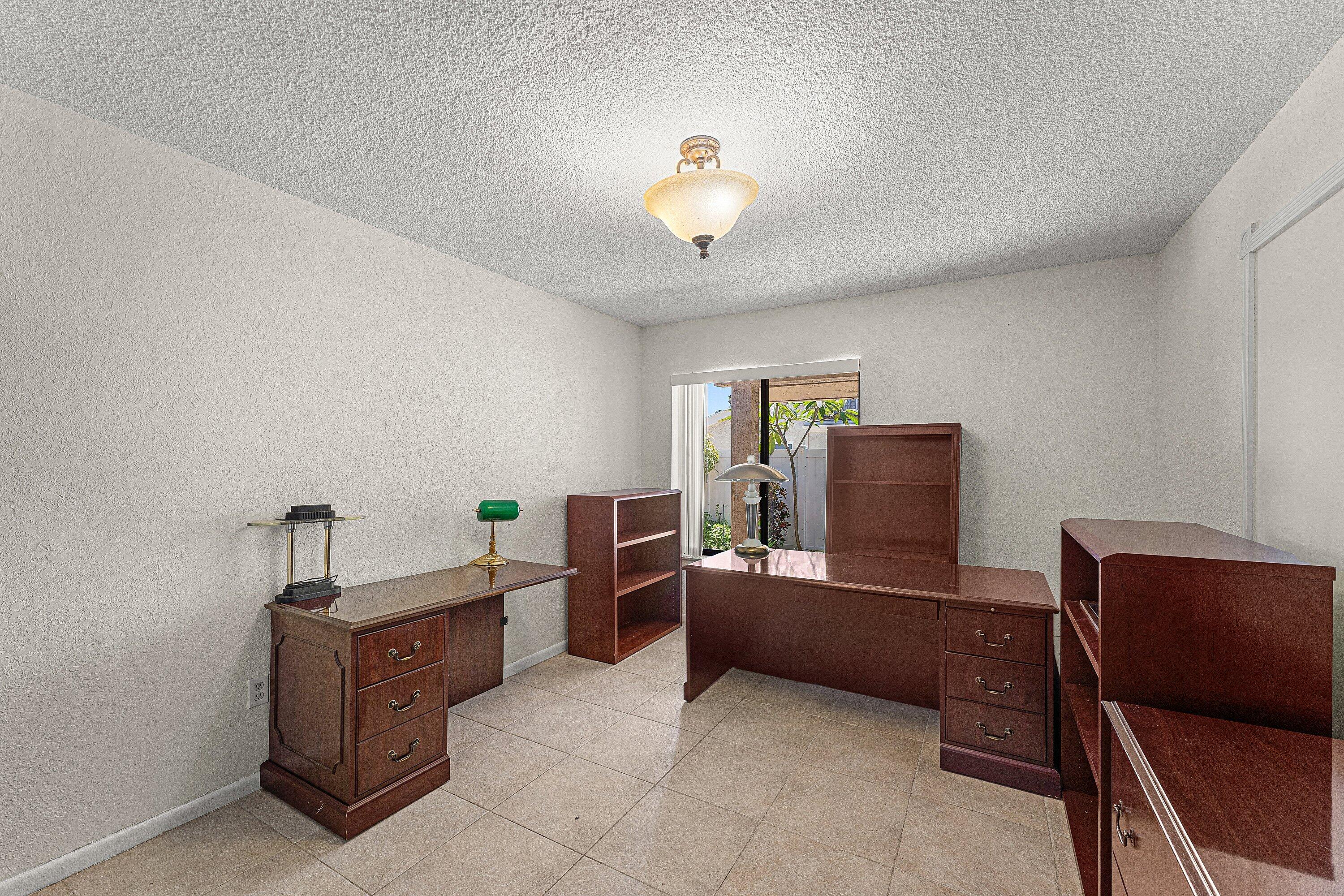 7627 Sierra Drive W Property Photo 23