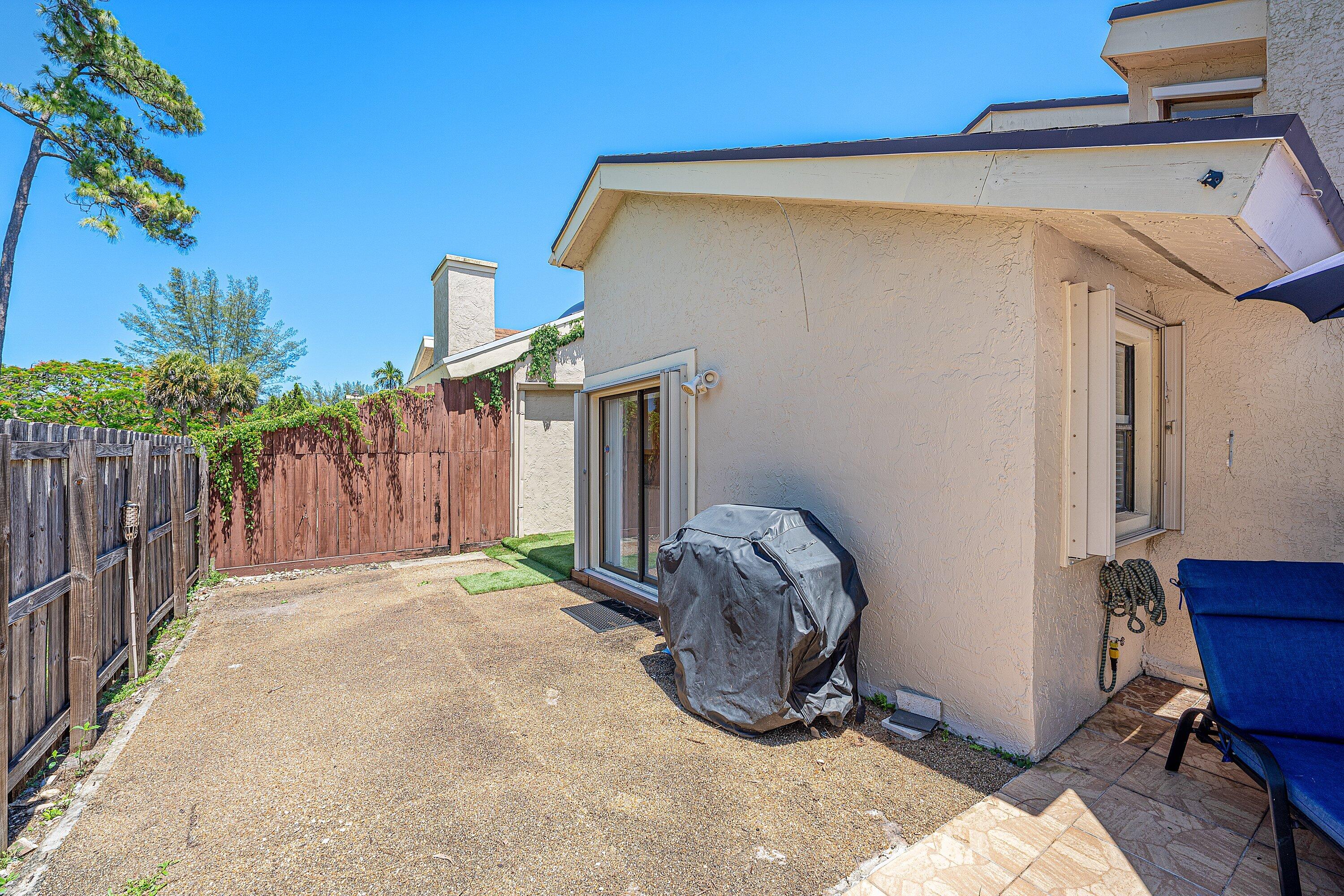 7627 Sierra Drive W Property Photo 26