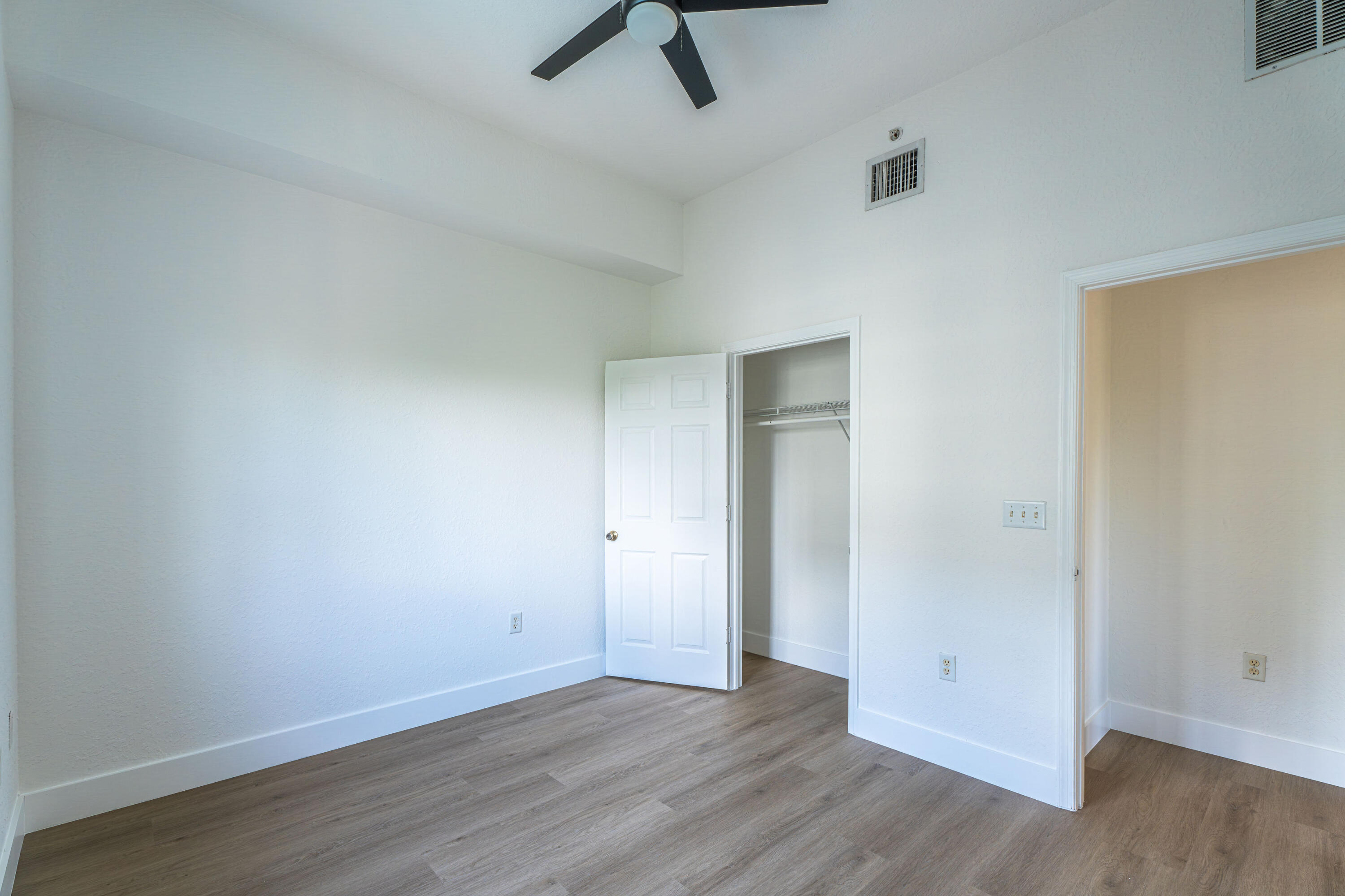 2801 Riverside Drive 301-s Property Photo 13