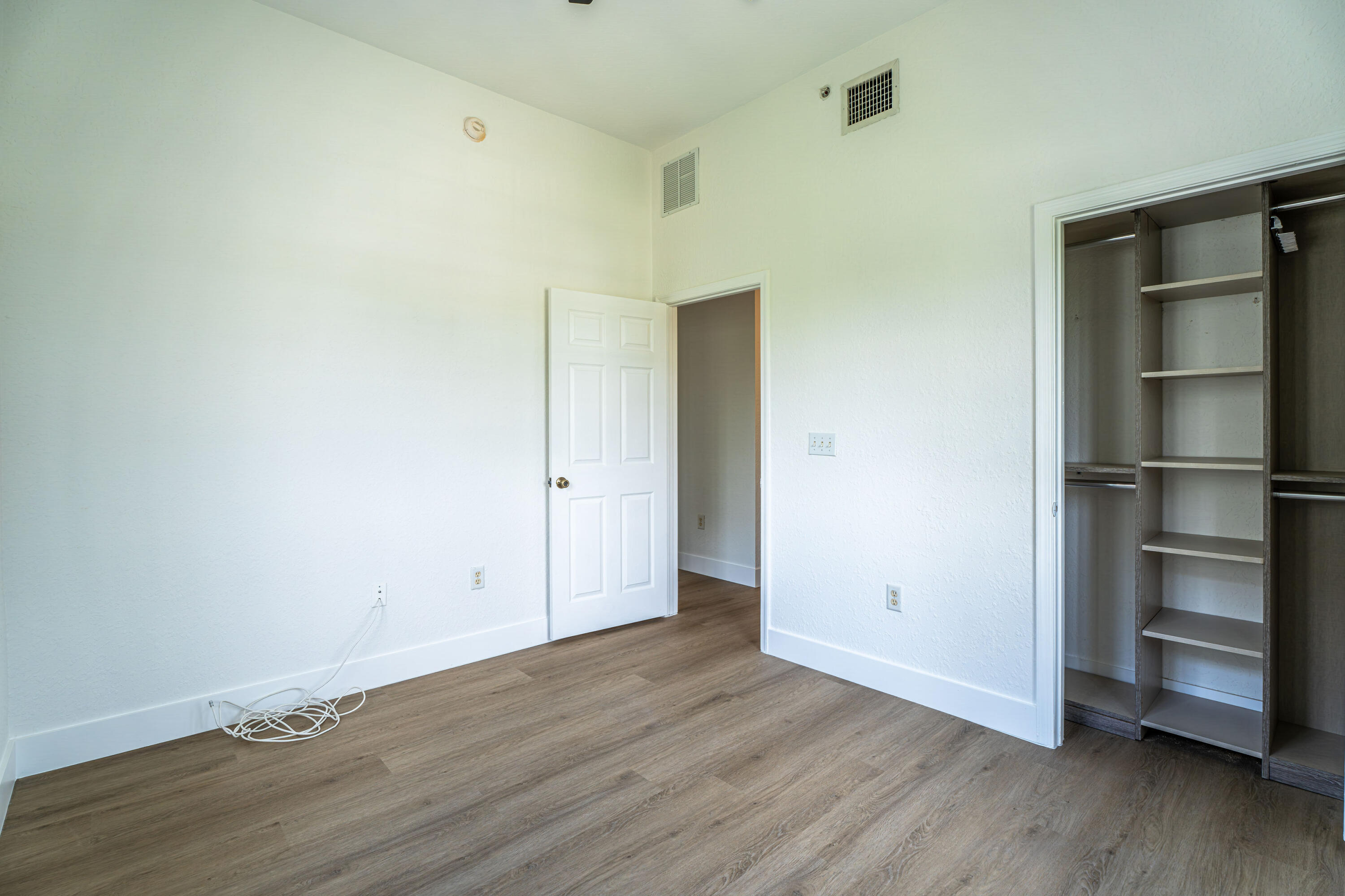2801 Riverside Drive 301-s Property Photo 17