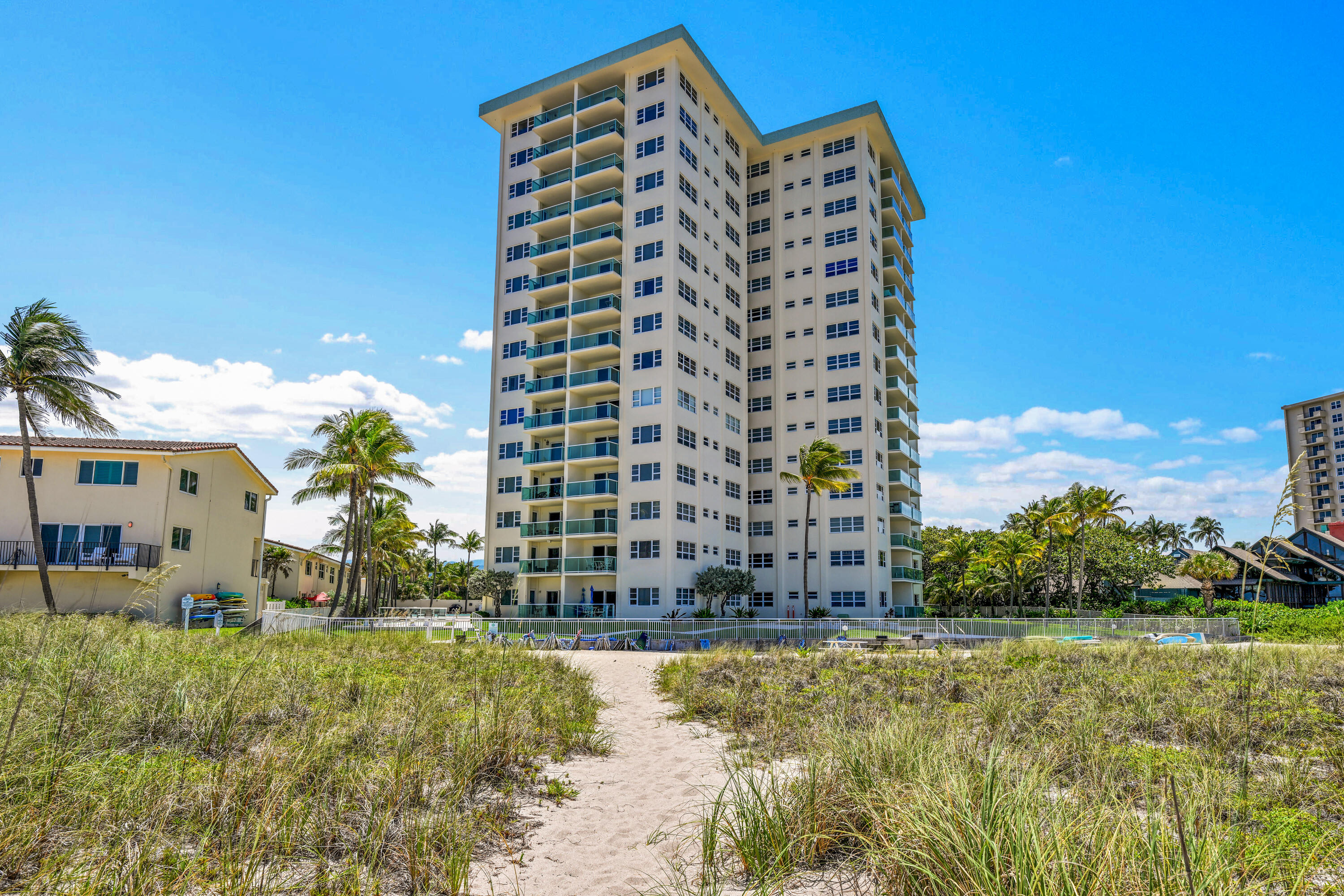 6000 N Ocean Boulevard 8e Property Photo 2