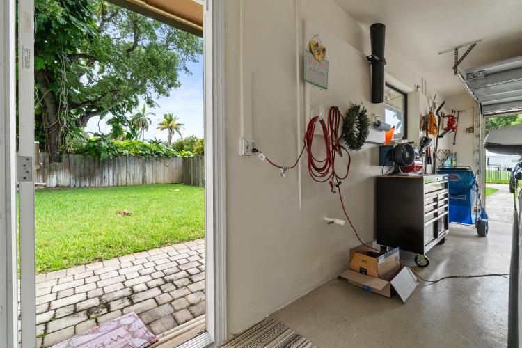 2409 Sw 27th Avenue Property Photo 45