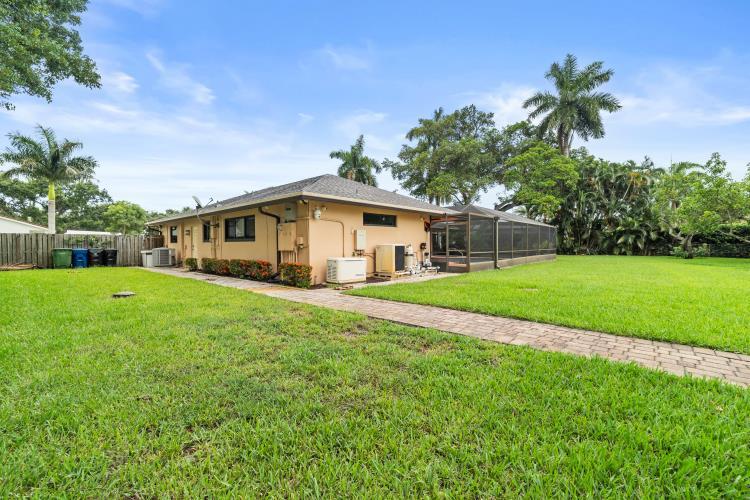2409 Sw 27th Avenue Property Photo 46